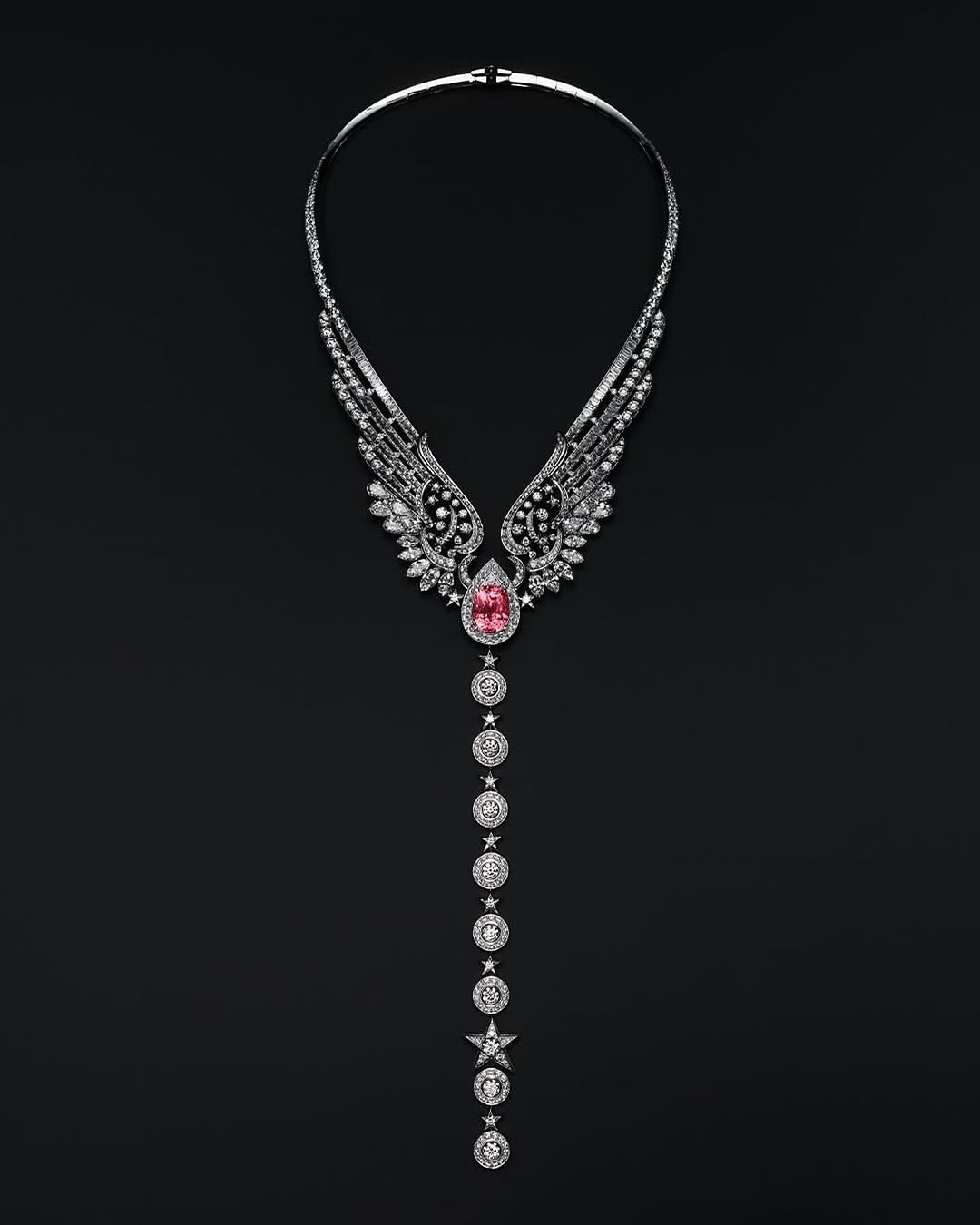 LUXURY FULLY ICED OUT VVS DIAMOND PINK STONE FLYING NECKLACE