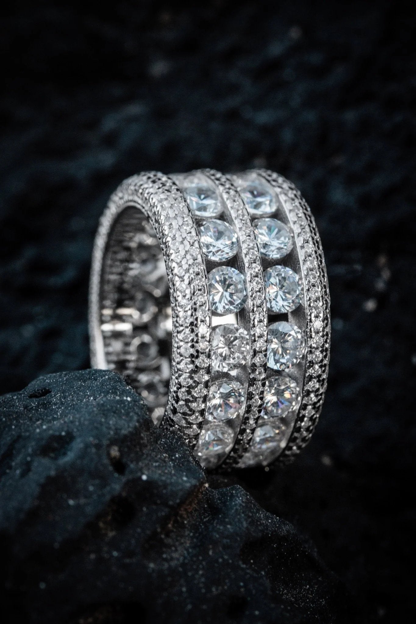 Luxury Iced Out Round Cut VVS Moissanite Diamond Double Band Custom Ring