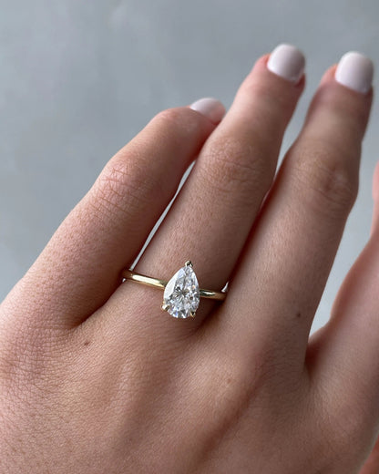 2.0 Ct Pear Solitaire D-VVS Lab Grown Diamond Engagement Ring