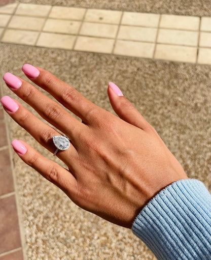 2.50 ct Pear Halo D-VVS Lab Grown Diamond Engagement Ring