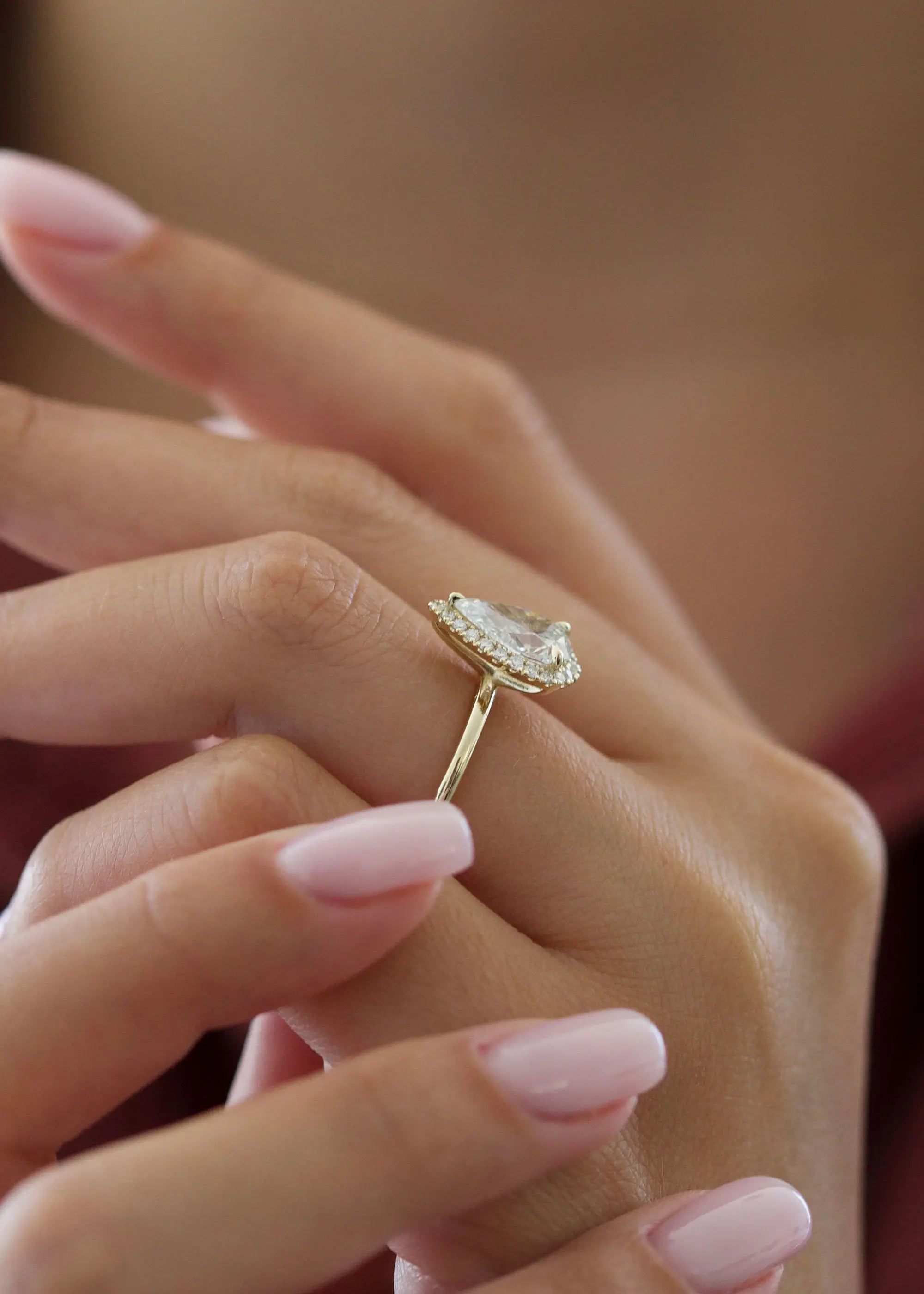 2.0 ct Pear Halo D-VVS Lab Grown Diamond Engagement Ring