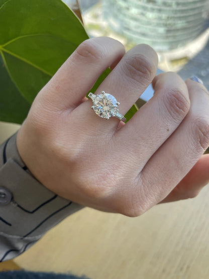 3.0 ct Round D- VVS Lab Grown Diamond Three Stones Engagement Ring