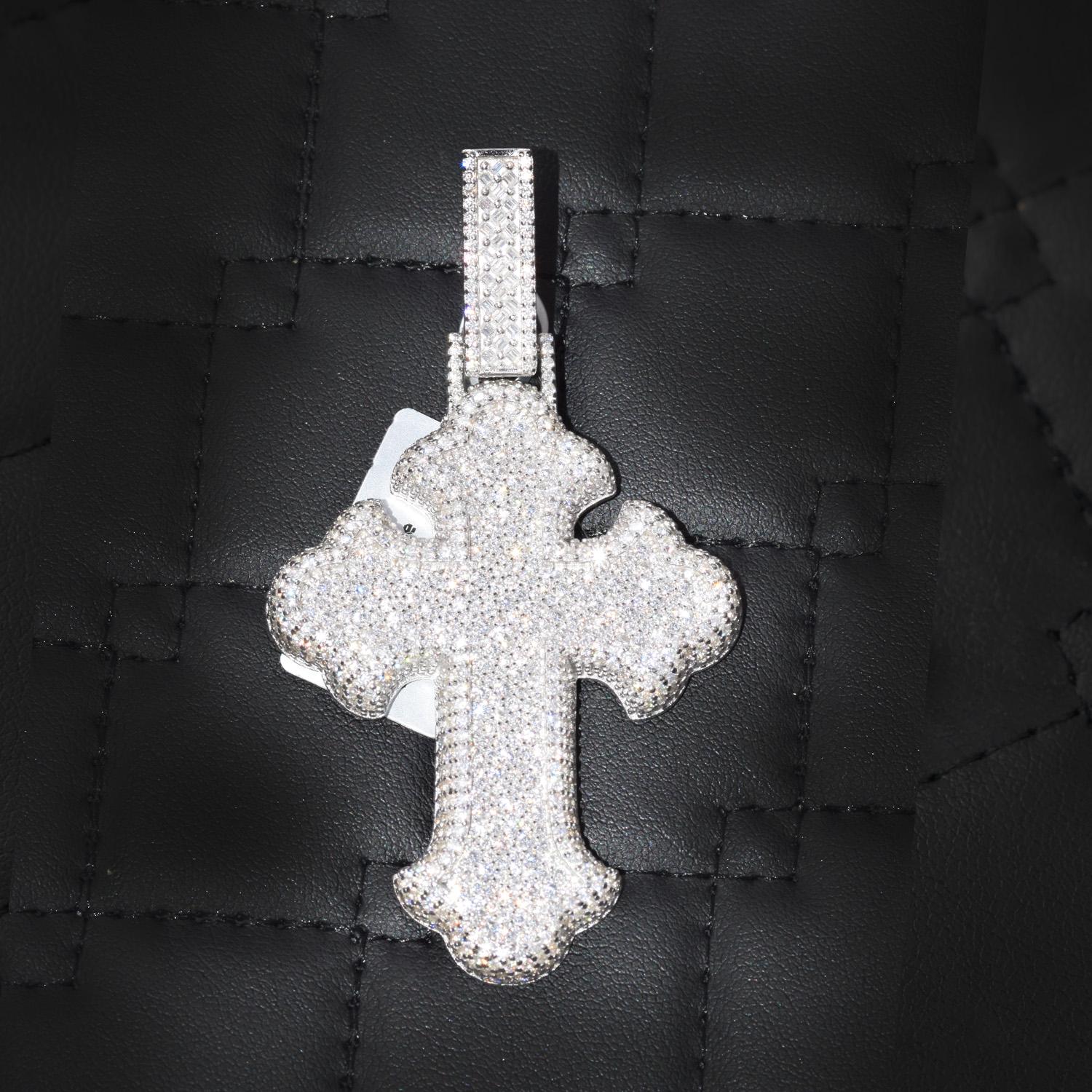 Moissanite Pendant 045