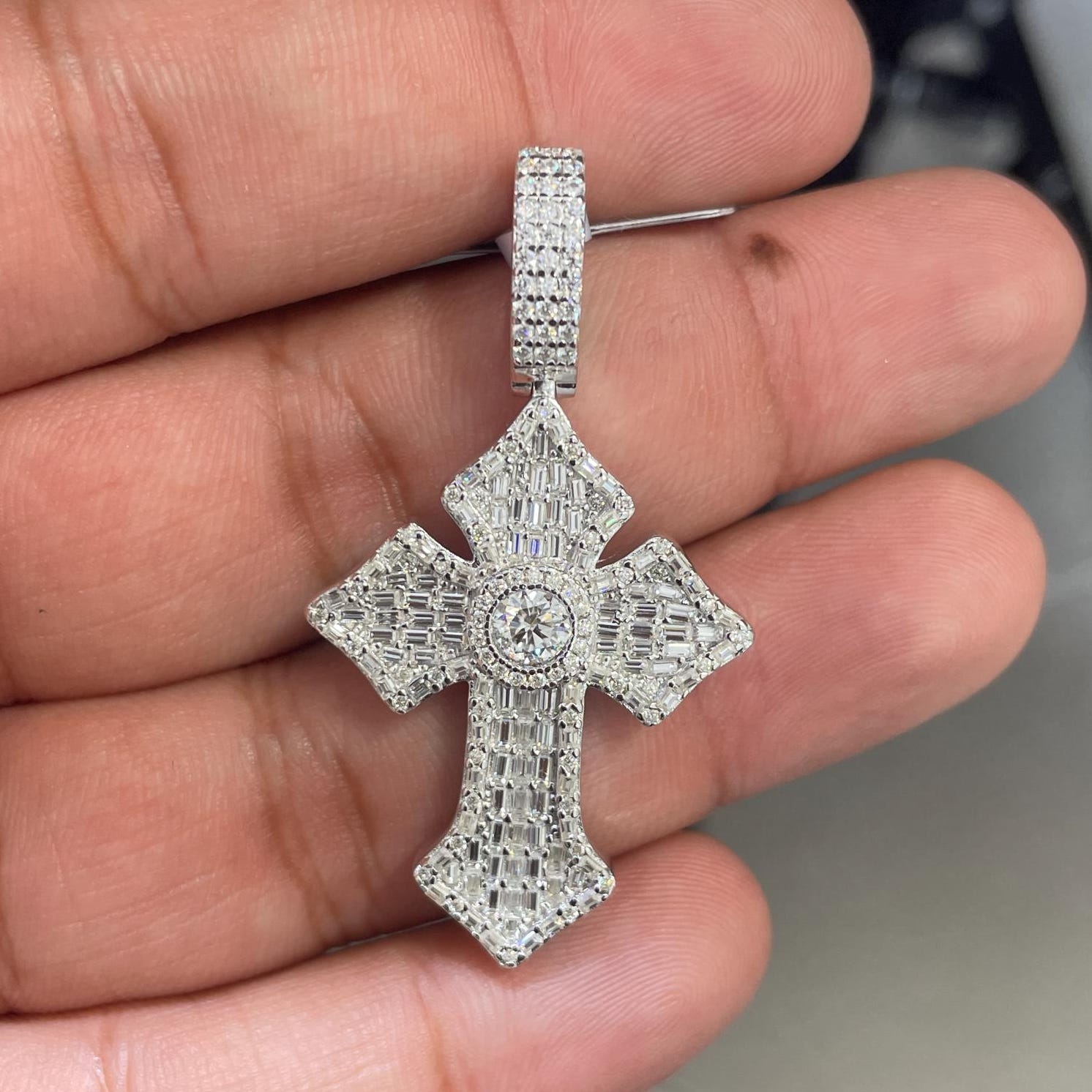Moissanite Pendant 012
