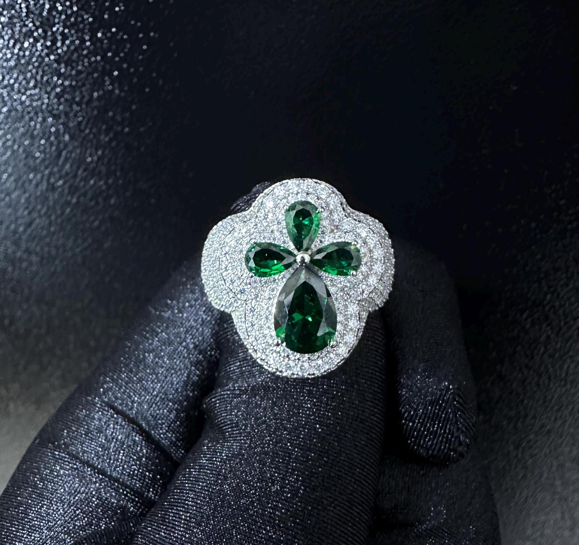 Oversized Moissanite Diamond Men's Ring: Green Sapphire Hip Hop Jewelry
