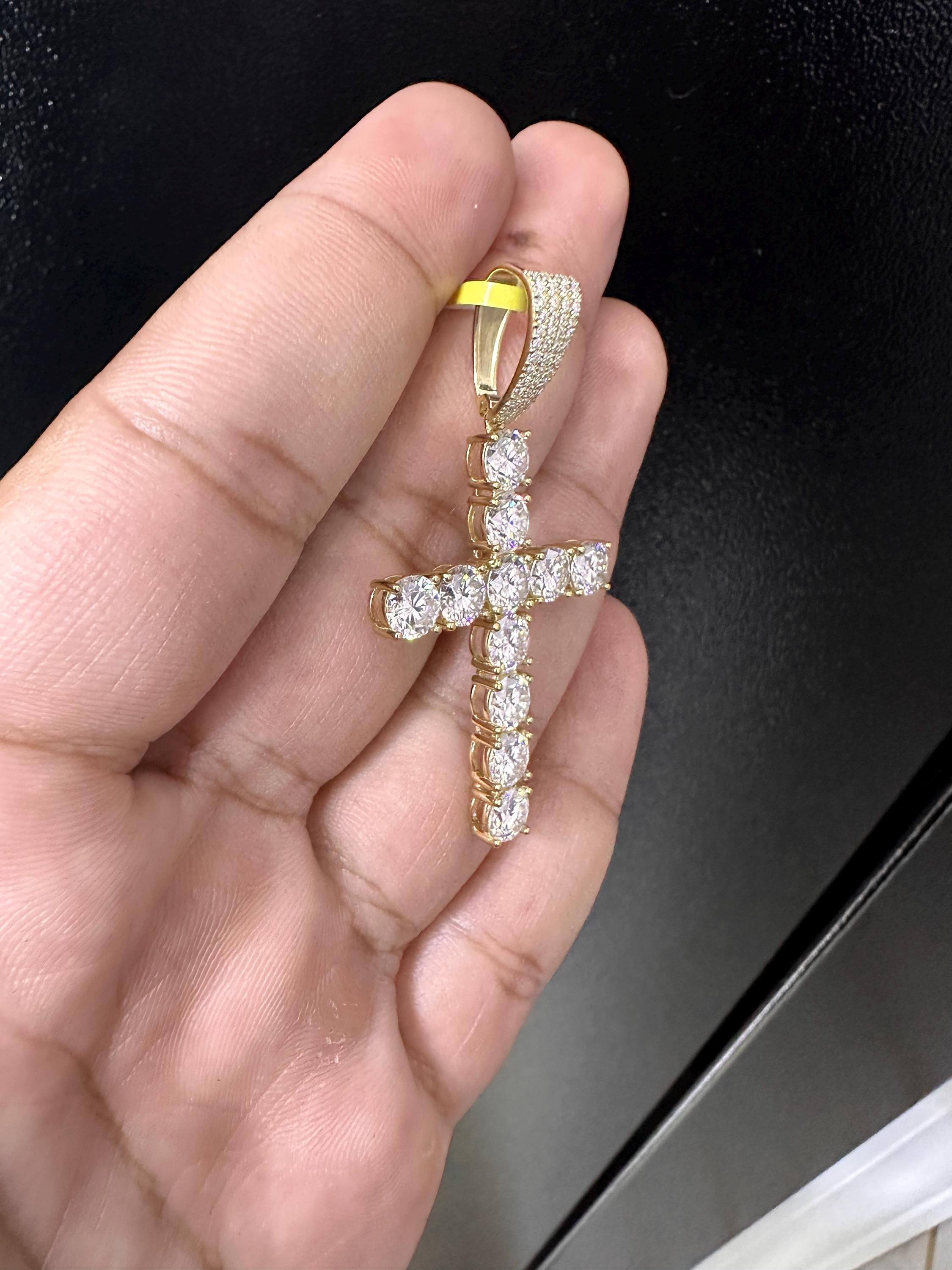 Moissanite Pendant 03