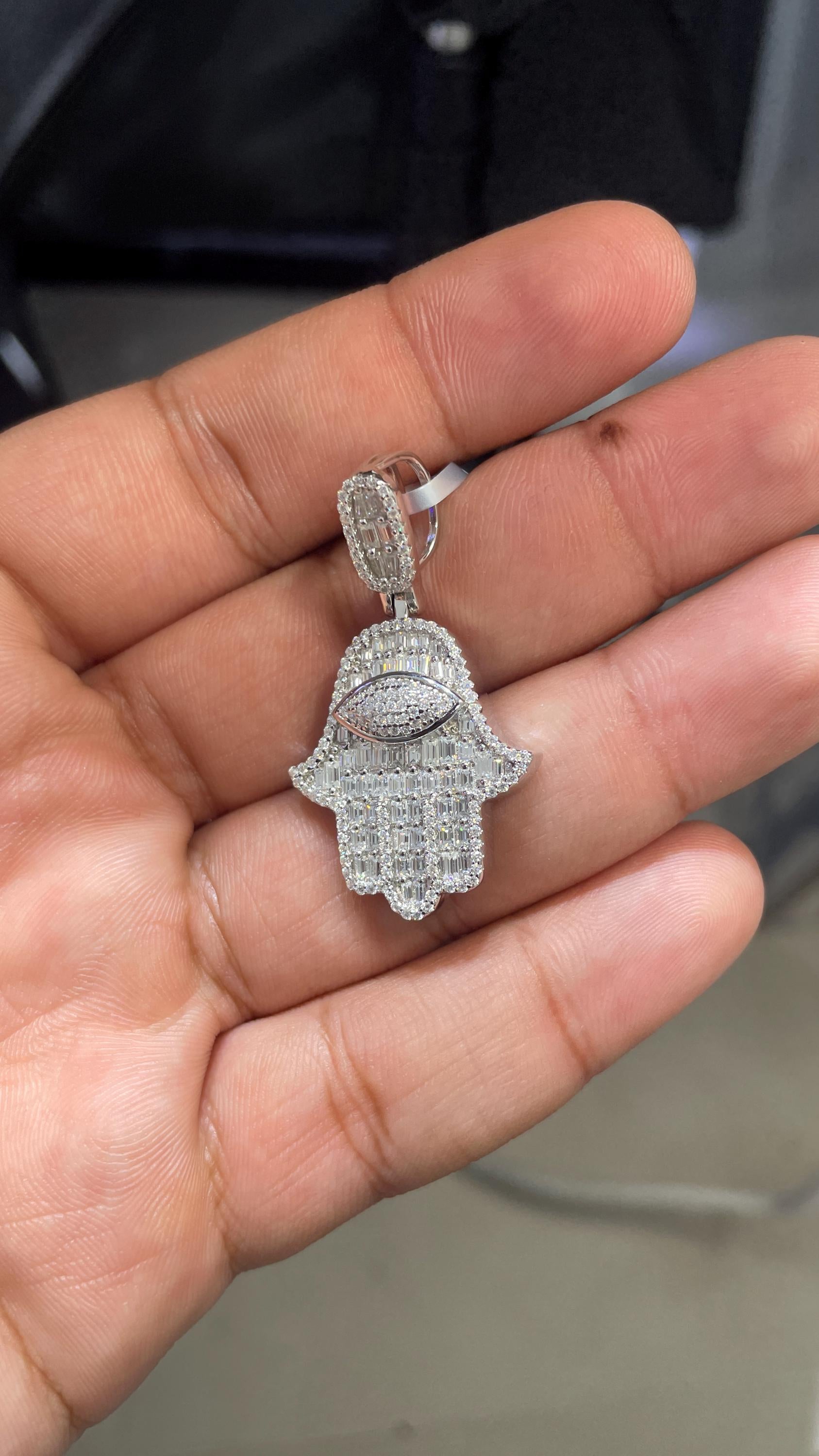 Moissanite Pendant 093