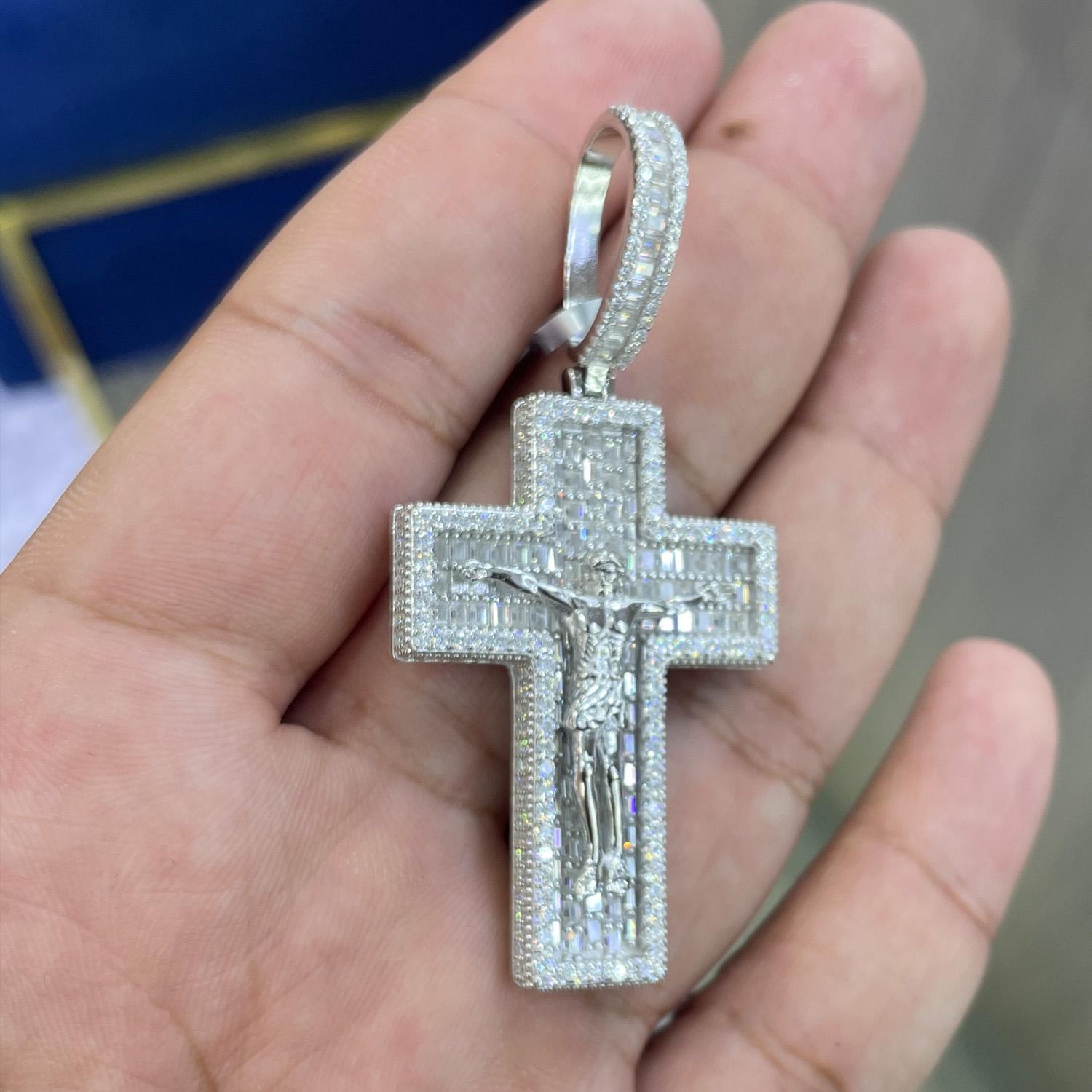 Moissanite Pendant 079