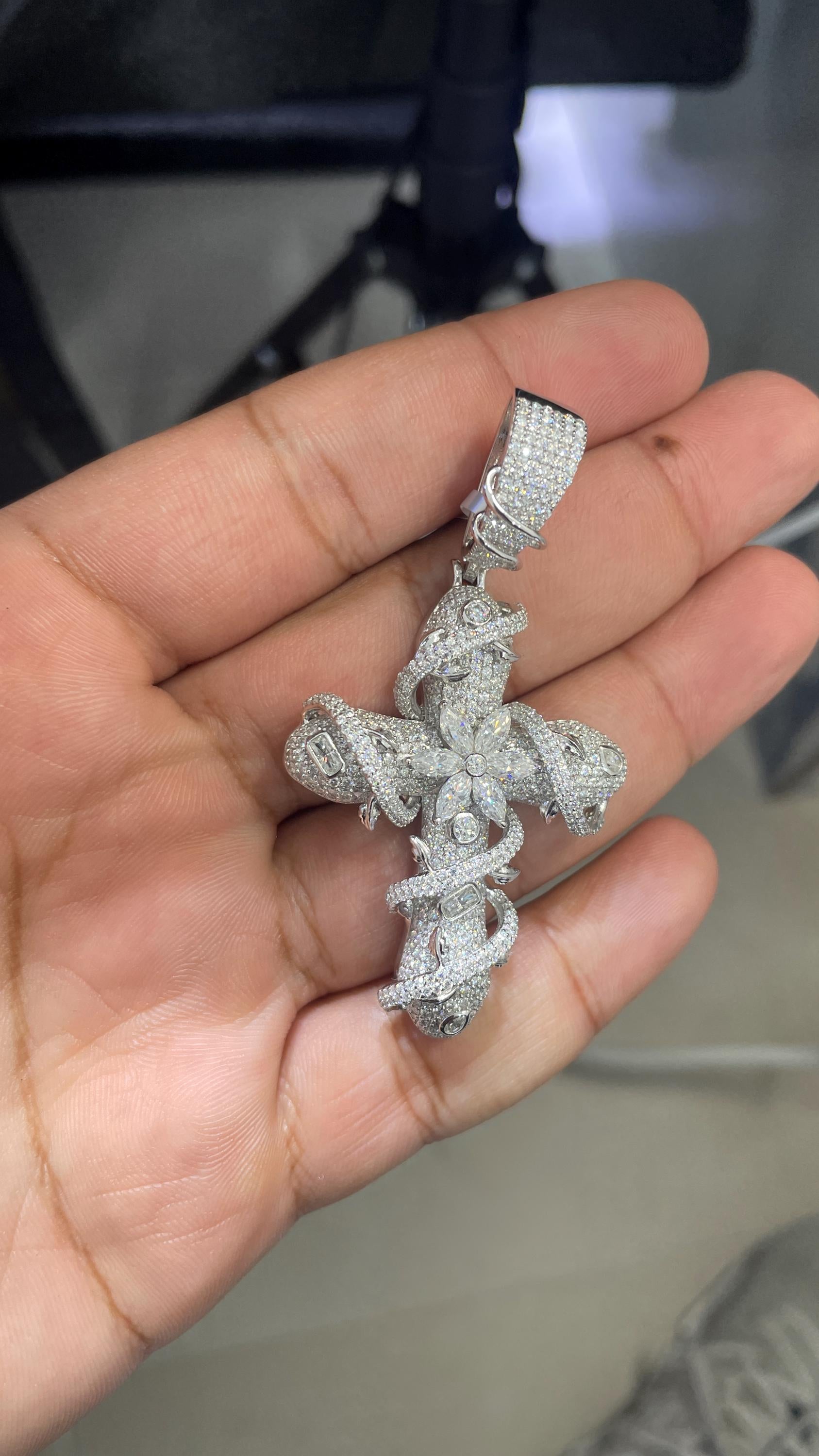 Moissanite Pendant 018