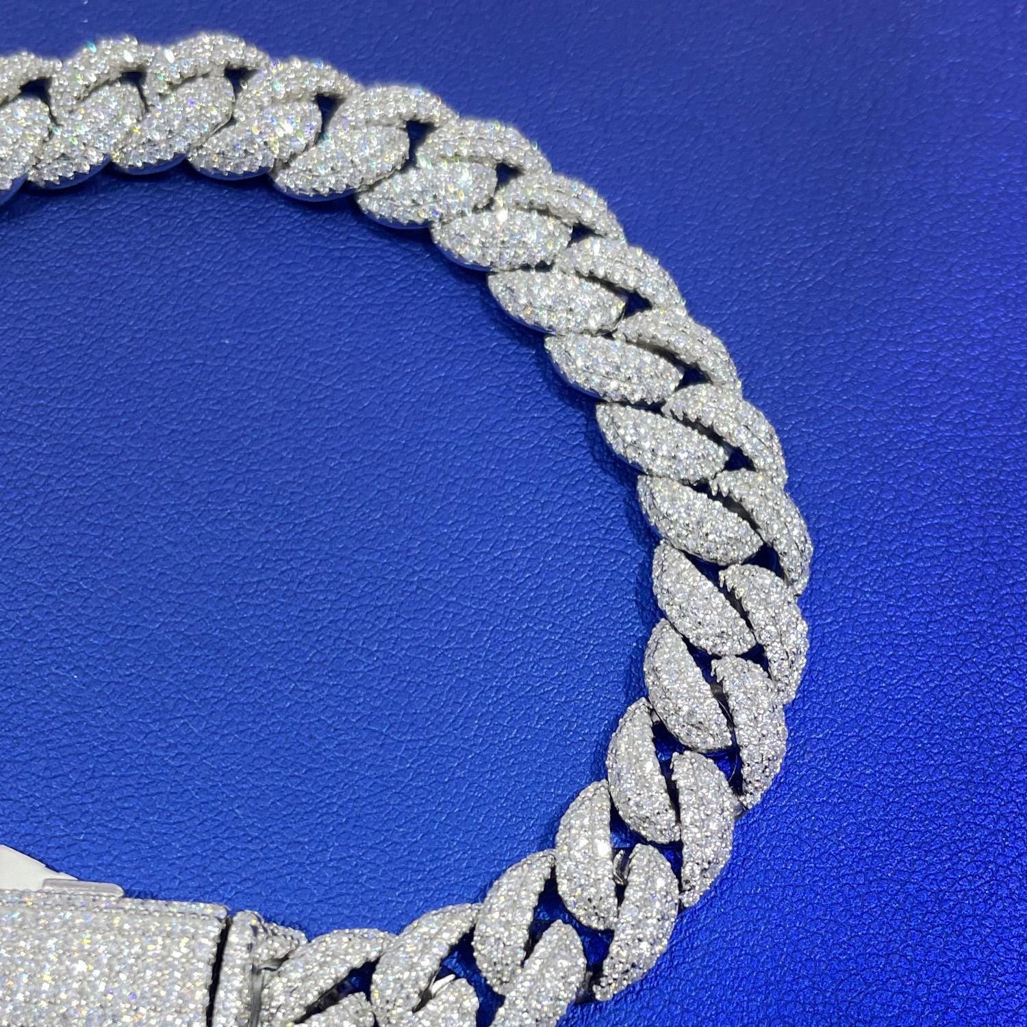 VVS Moissanite Cuban Link Bracelet 9.30 Carats VVS D Color Moissanite Iced Out Bracelet For Men Women Passes diamond tester