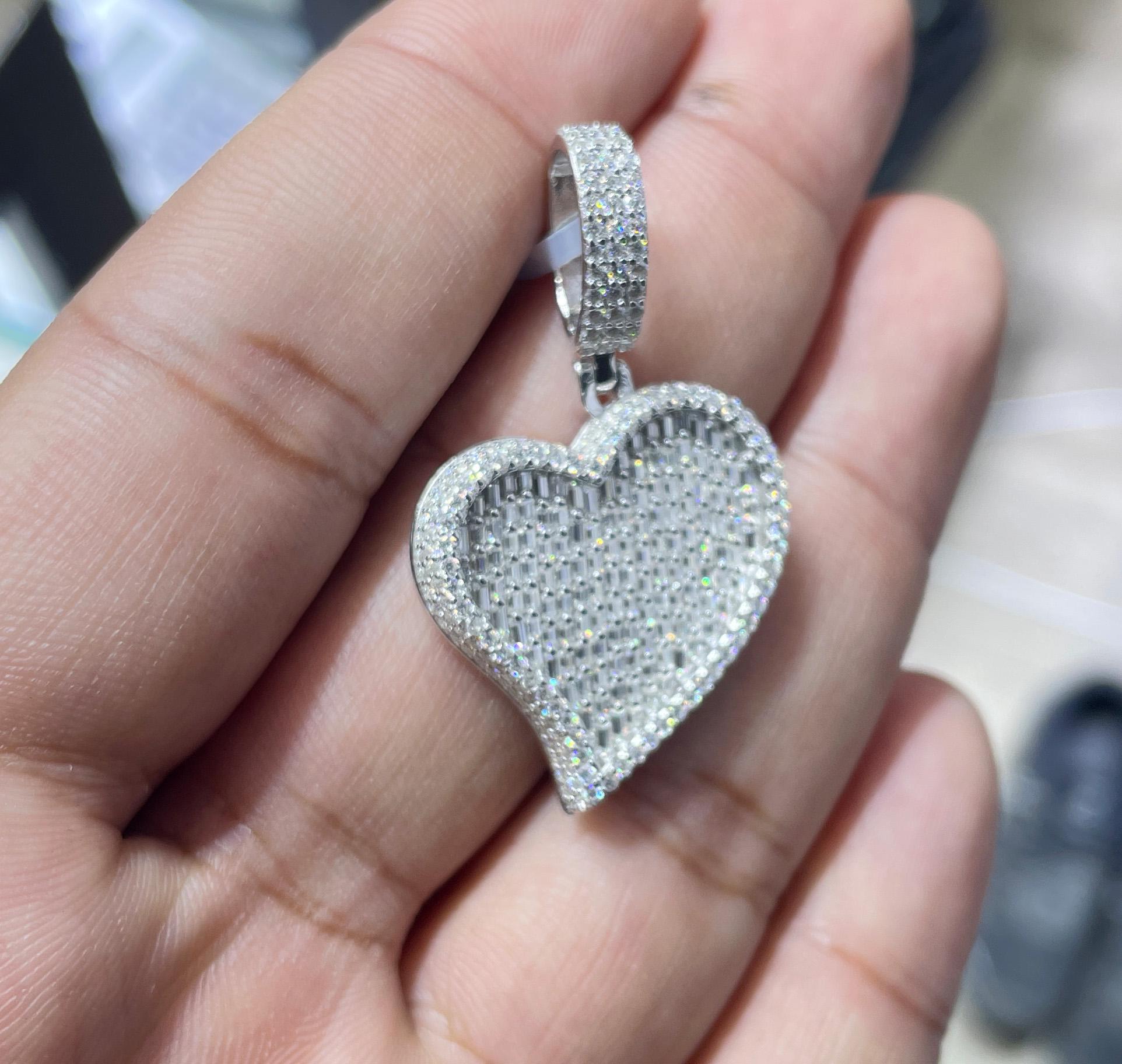 Moissanite Pendant 084