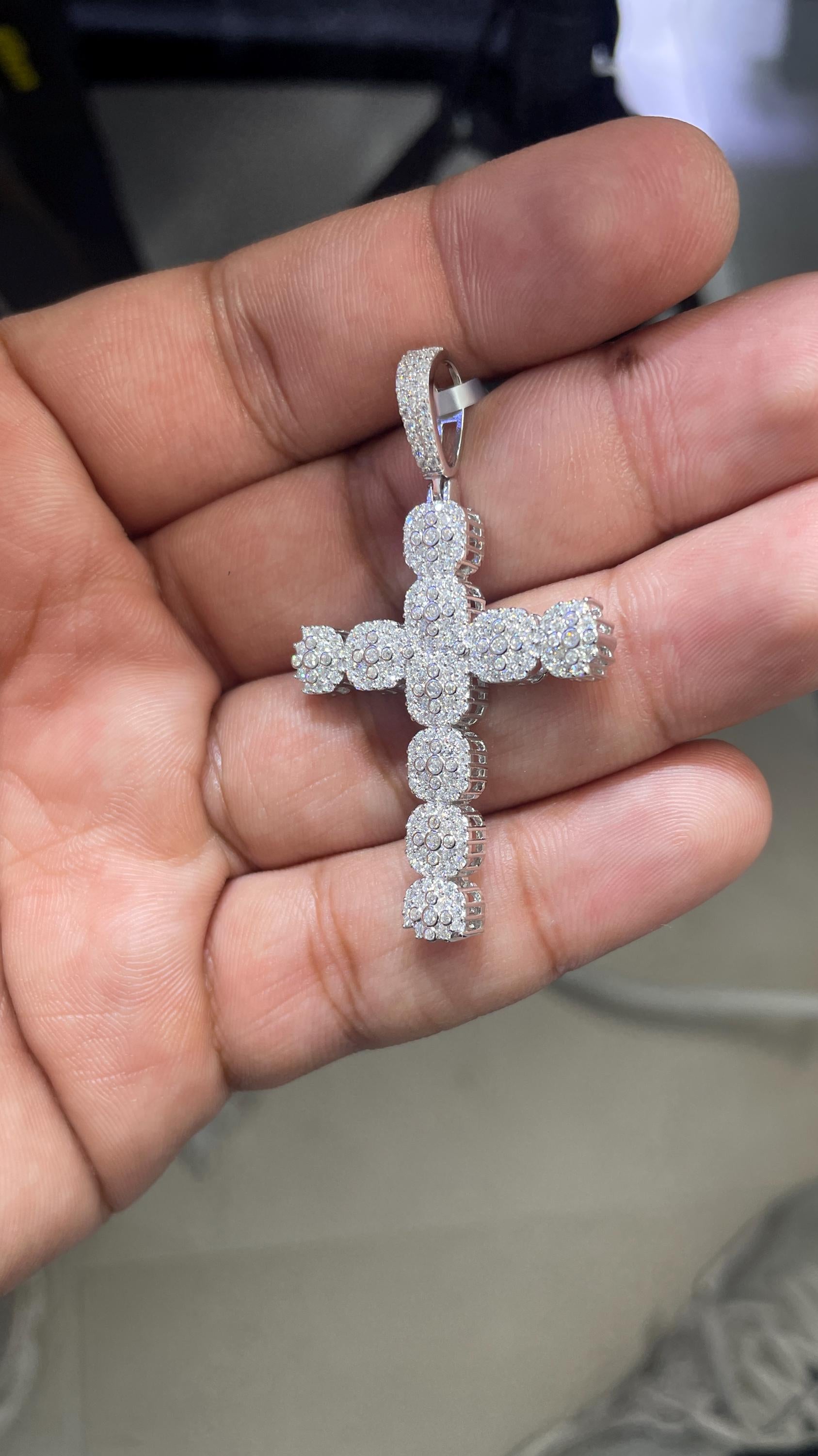 Moissanite Pendant 094
