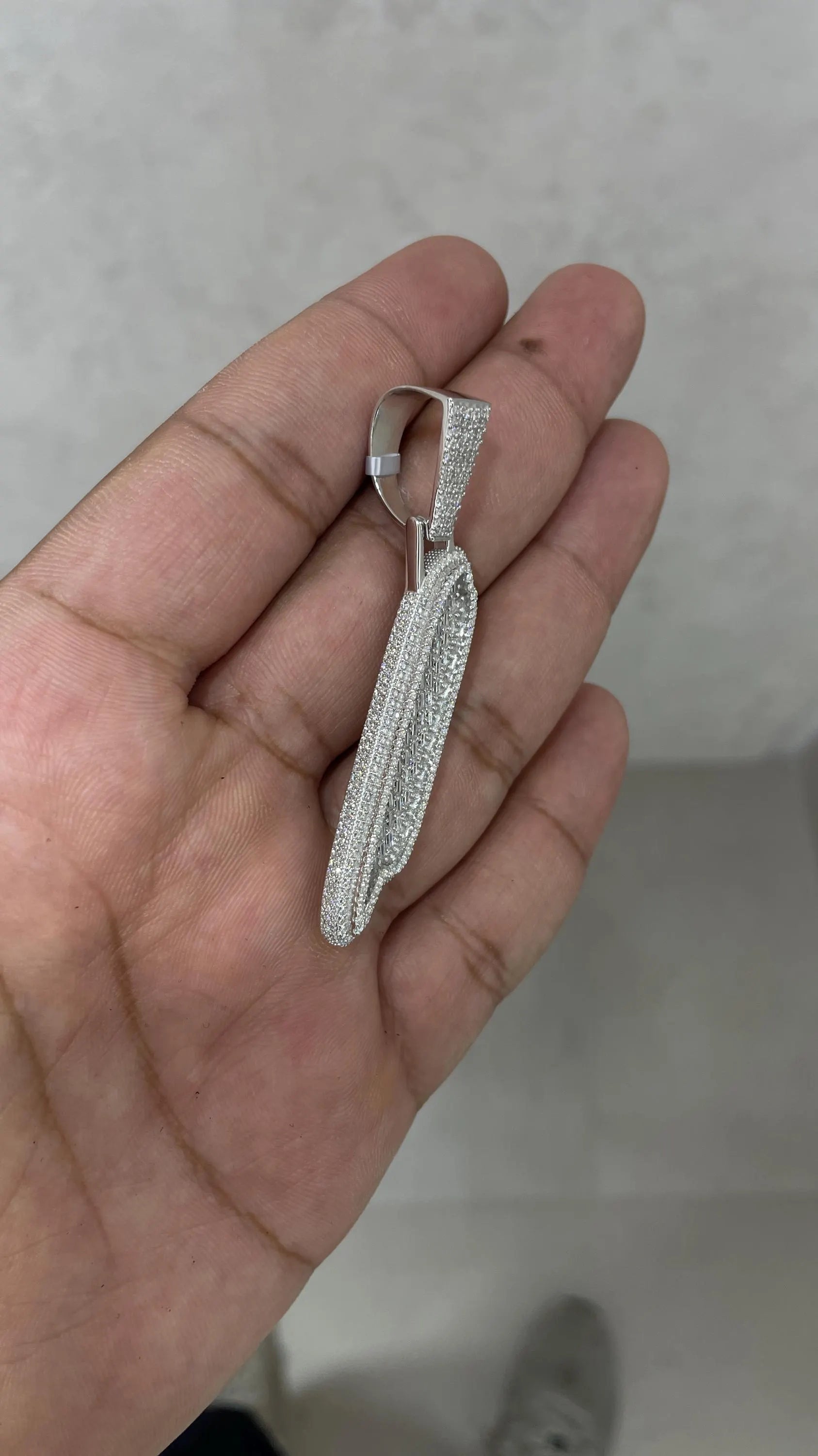 Moissanite Pendant 058