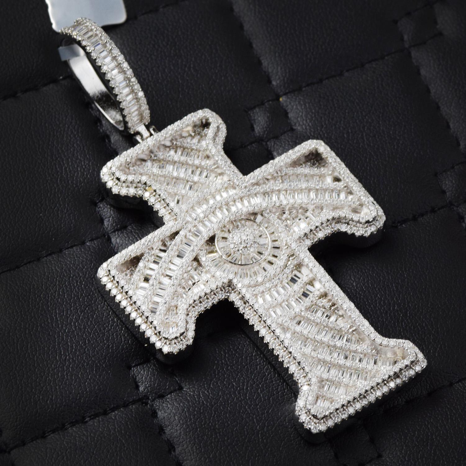 Moissanite Pendant 033