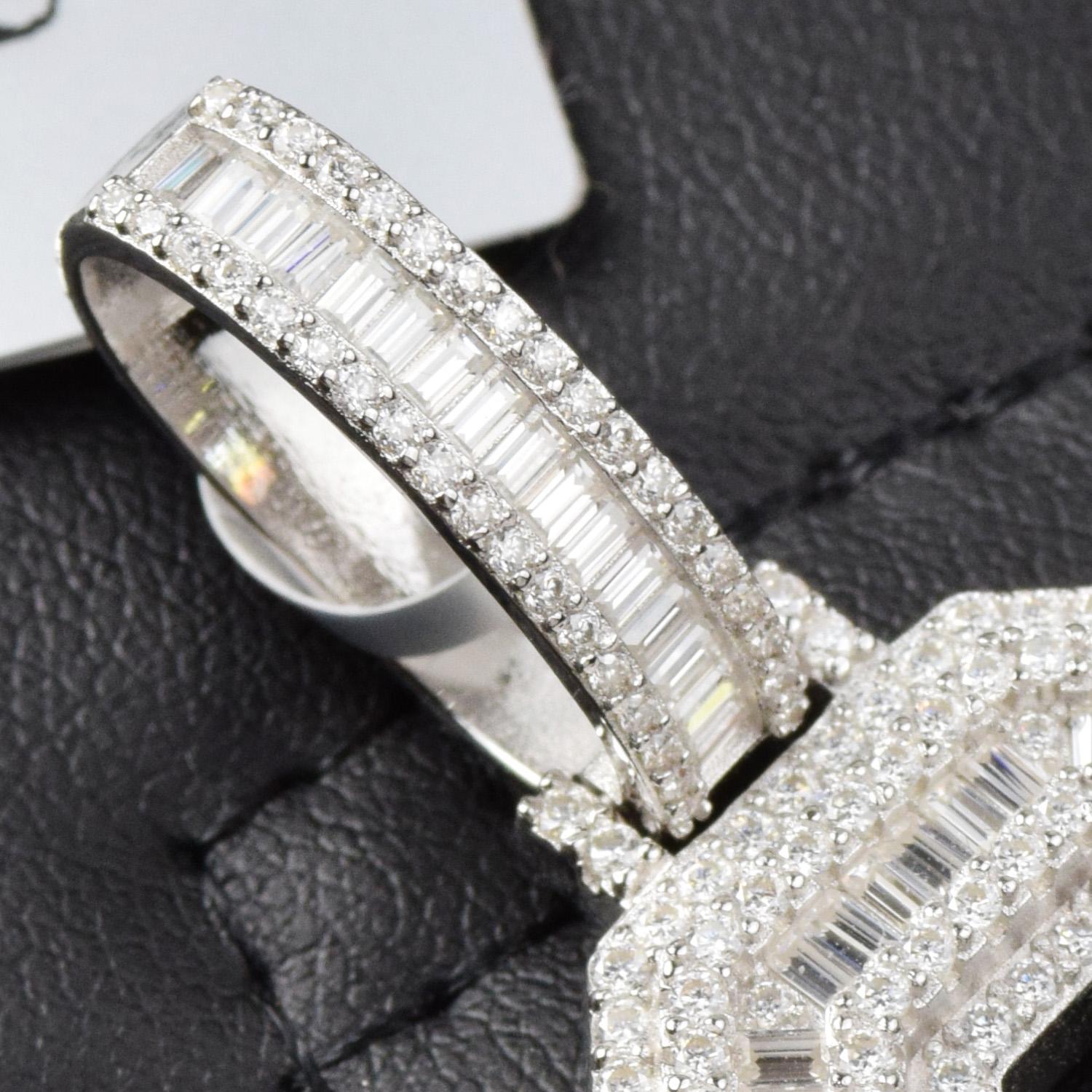 Moissanite Pendant 052