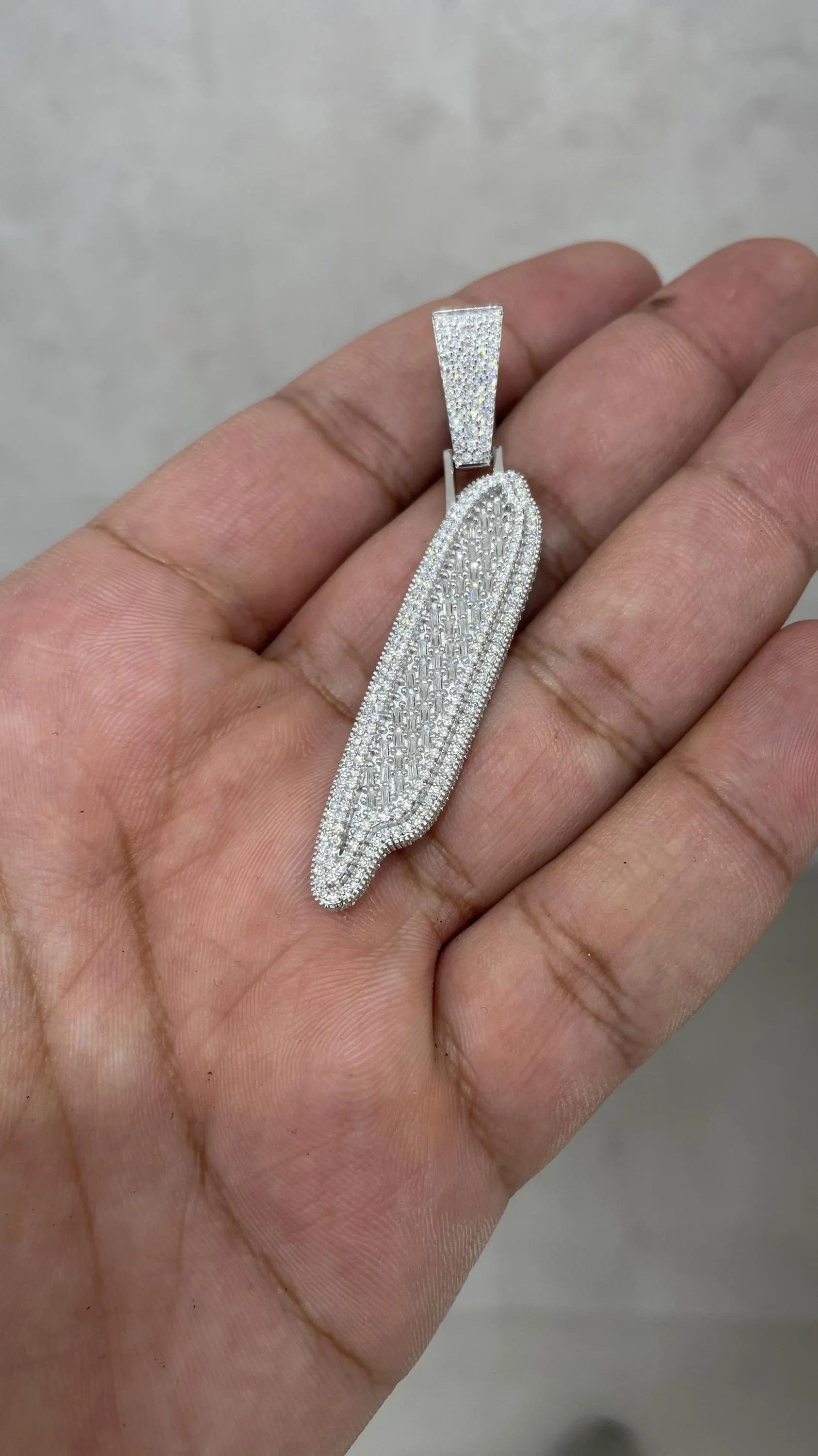Moissanite Pendant 058