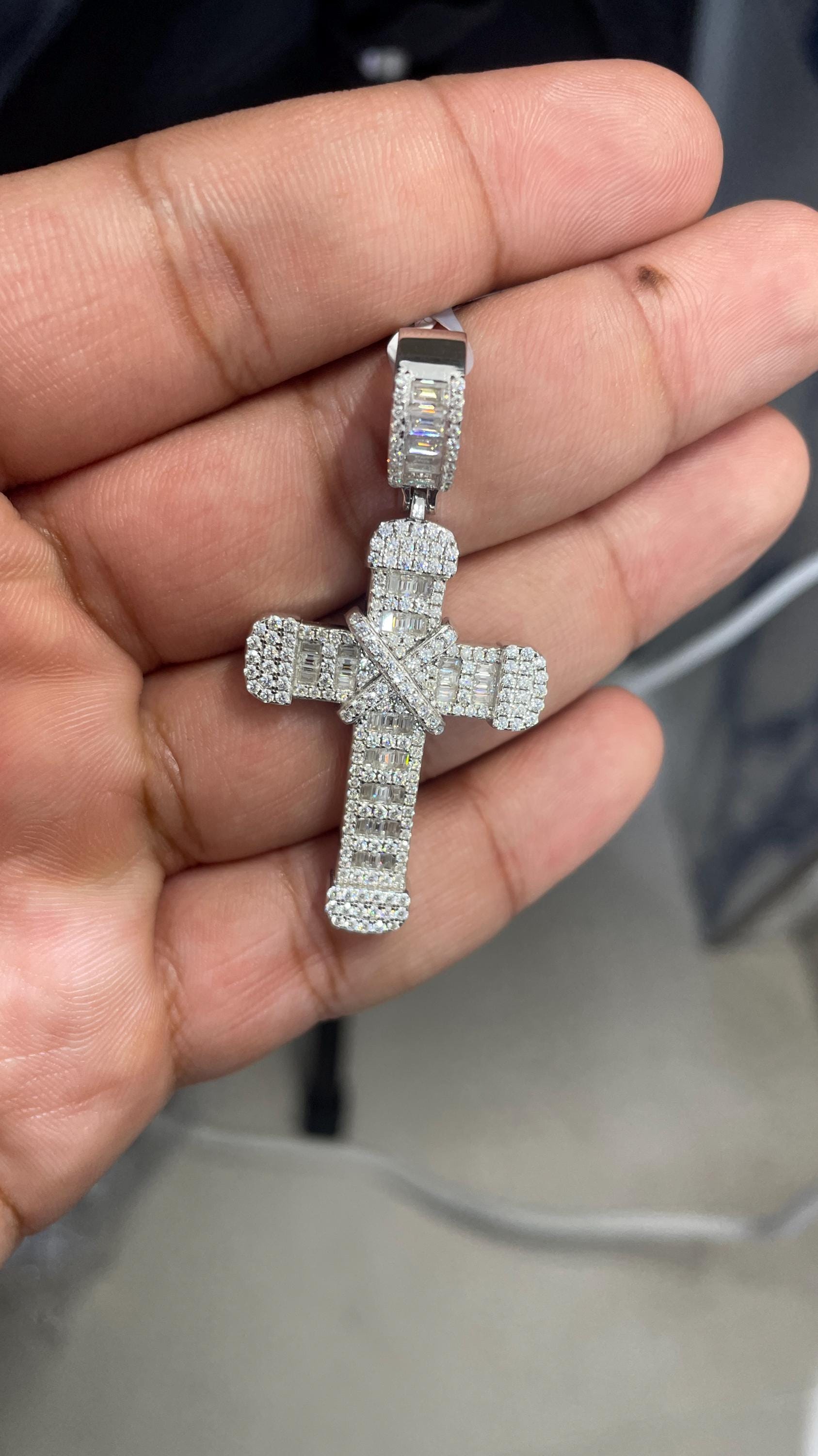 Moissanite Pendant 075