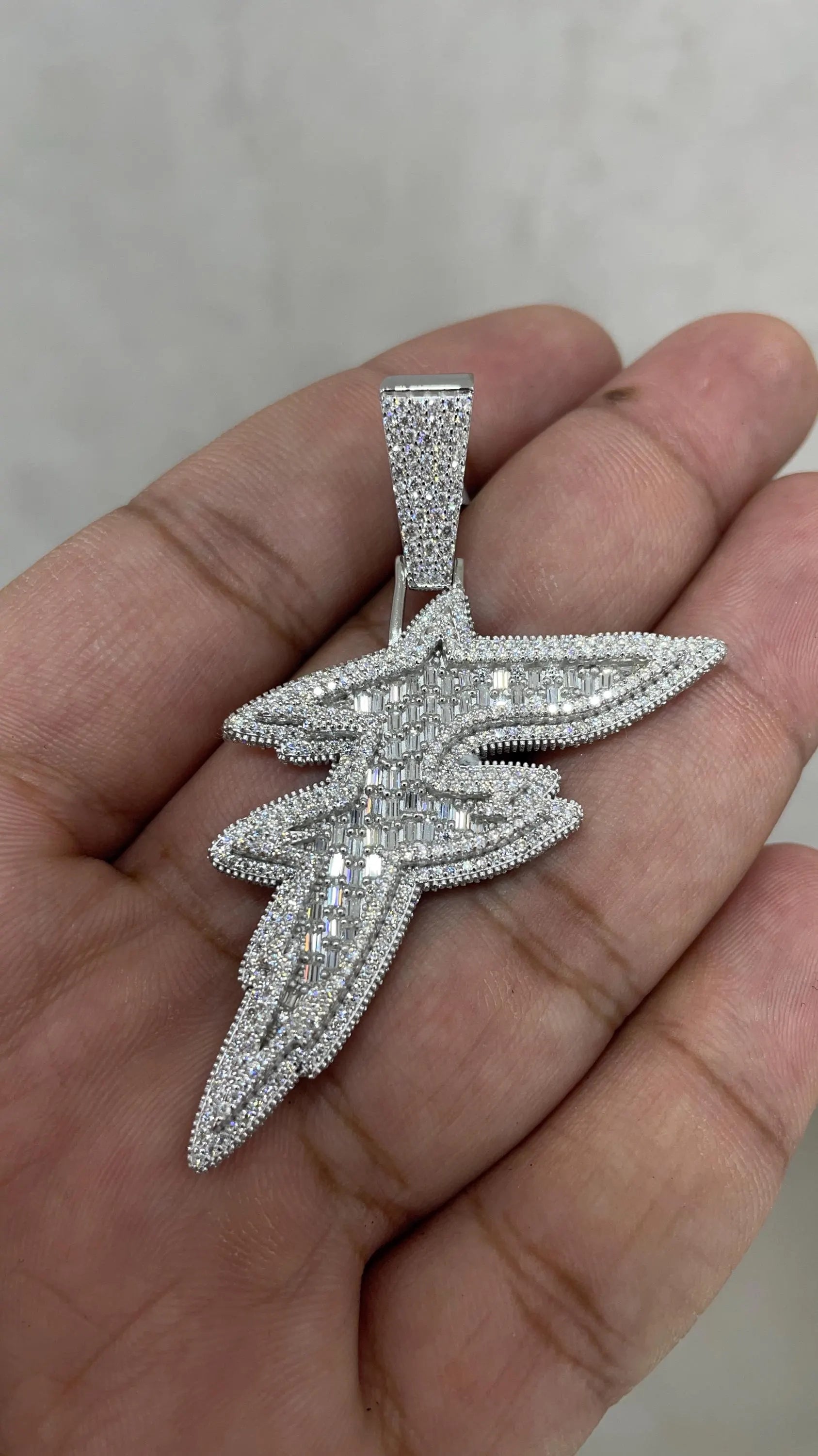 Moissanite Pendant 056