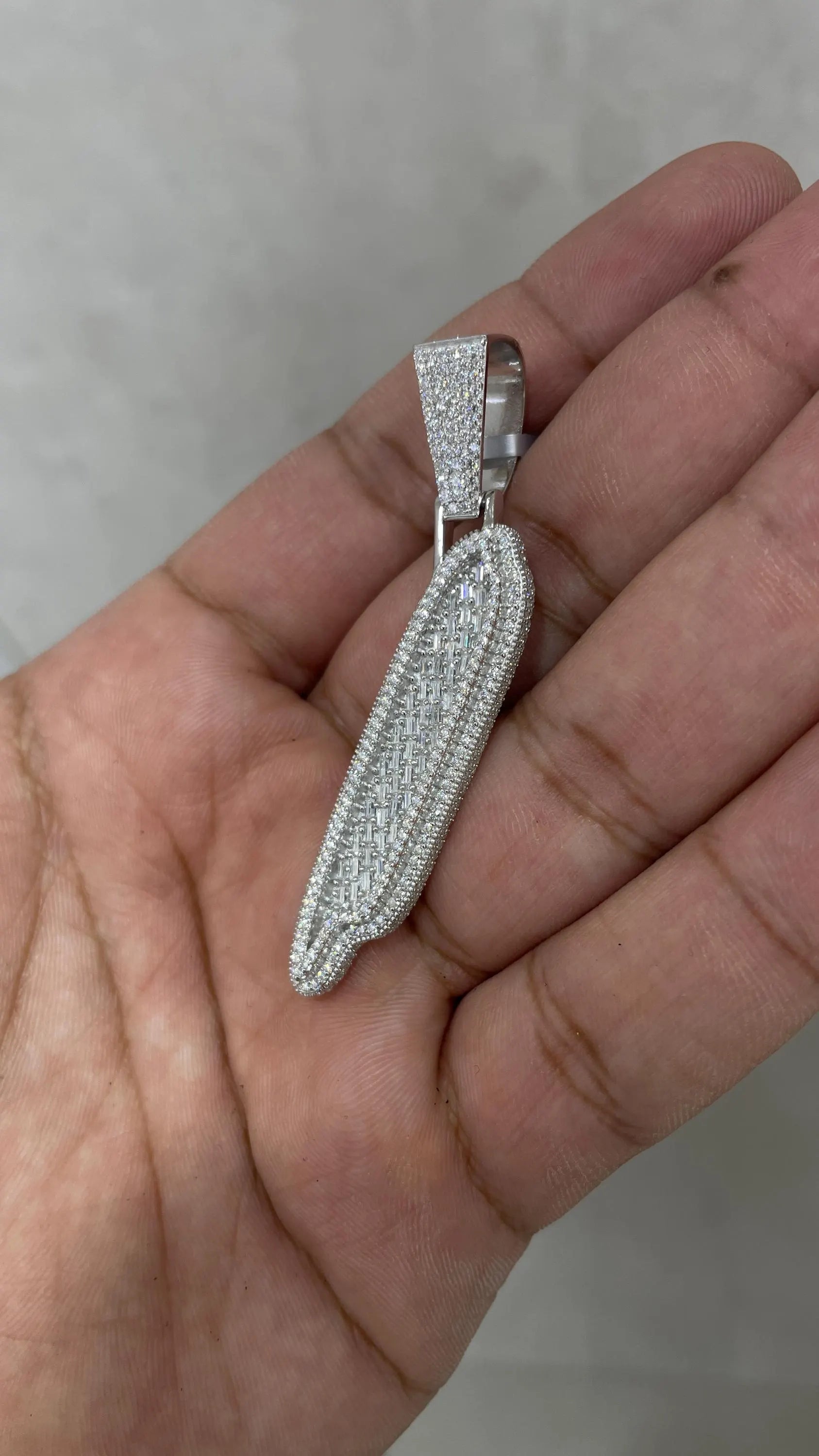 Moissanite Pendant 058