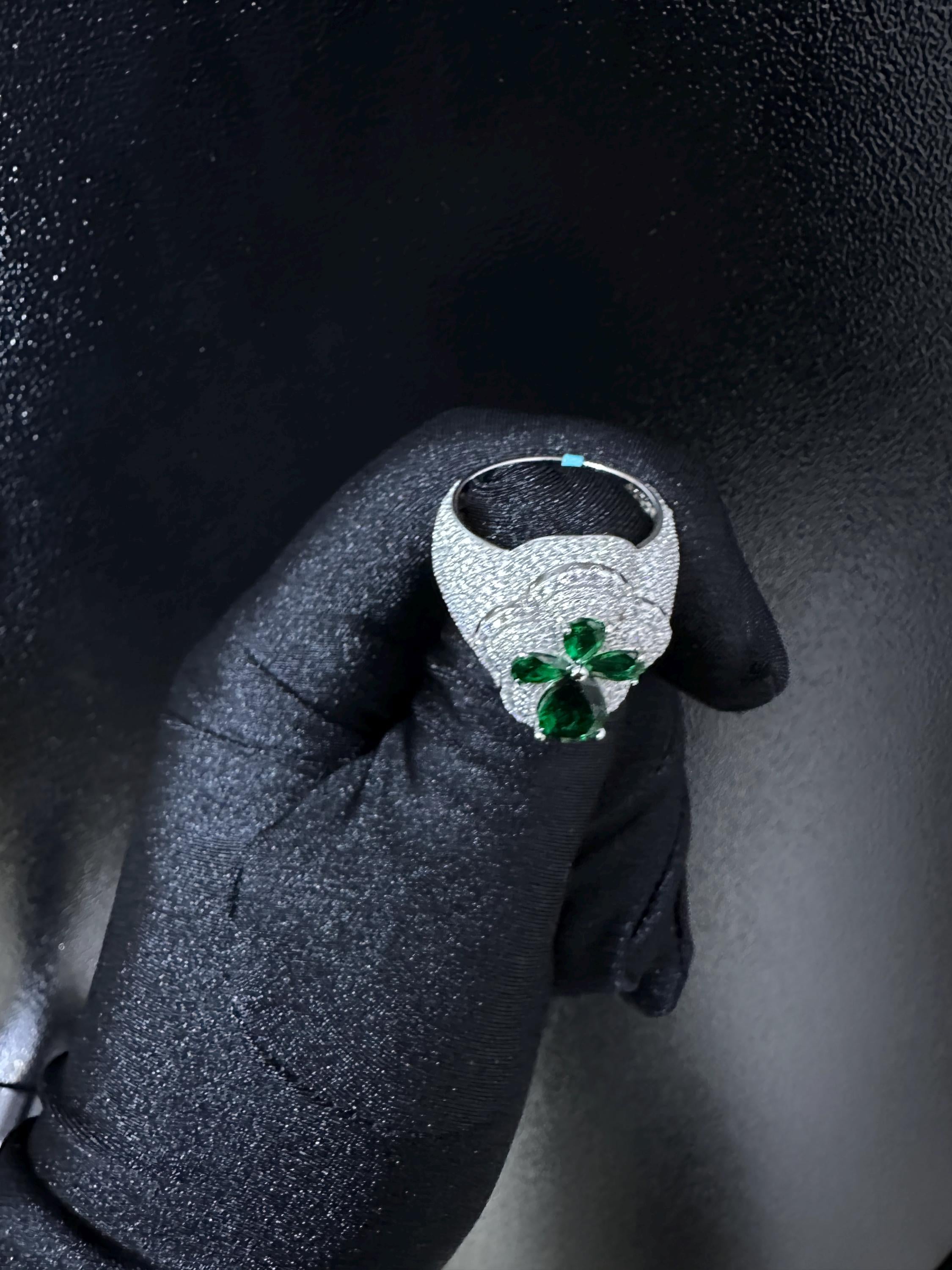 Oversized Moissanite Diamond Men's Ring: Green Sapphire Hip Hop Jewelry