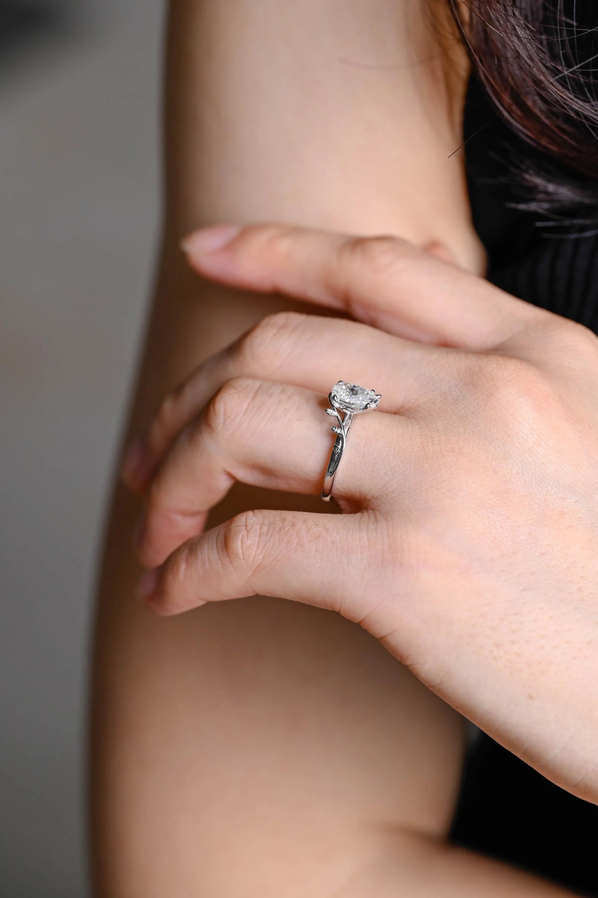 Solid Gold Pear Cut Leaf-Shaped Band Moissanite Engagement Ring, Anniversary Gift Birthday Gift for Women Wife