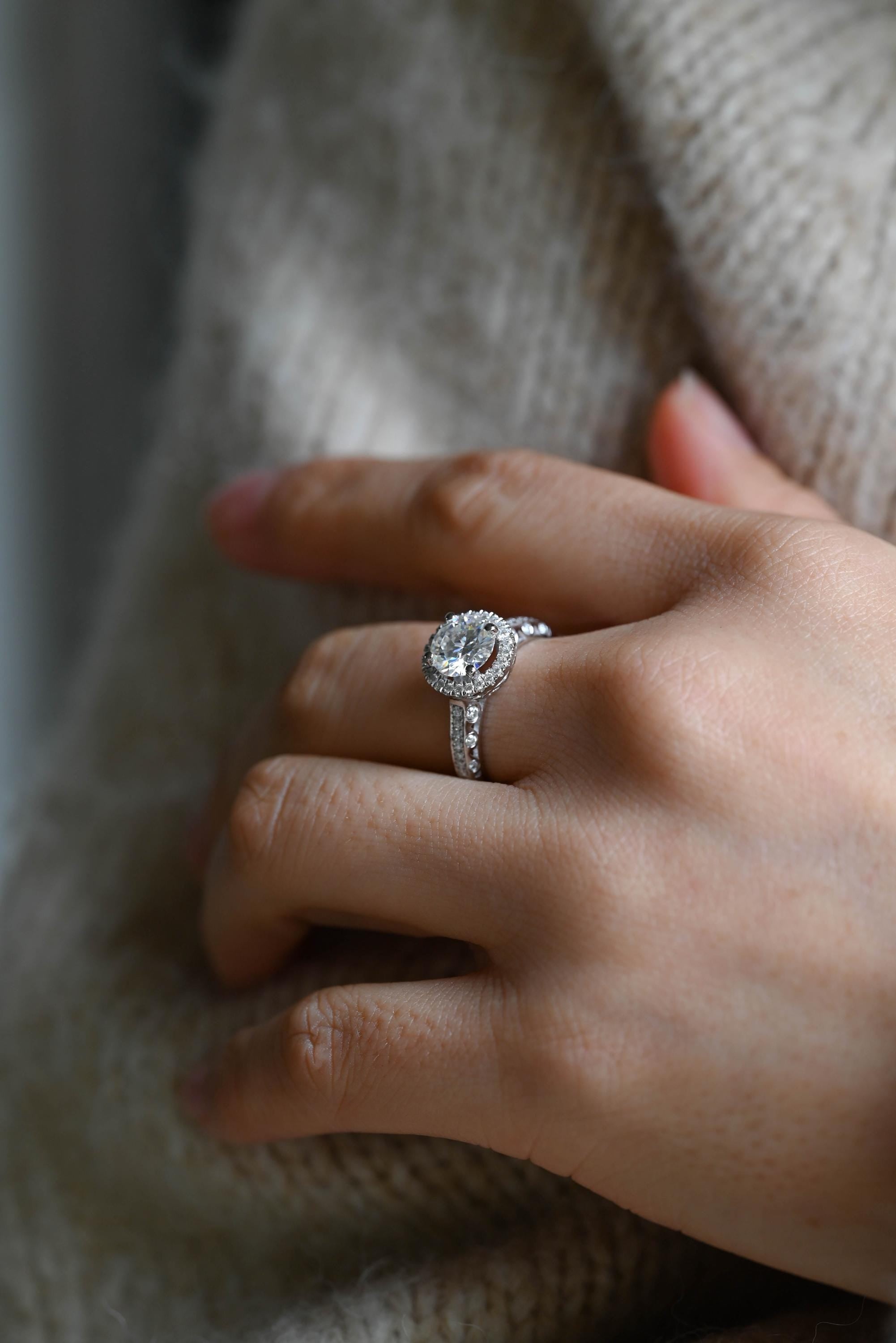 2.5mm Wide Solid Gold Round Cut Moissanite Engagement Ring, Anniversary Gift Birthday Gift for Women Wife