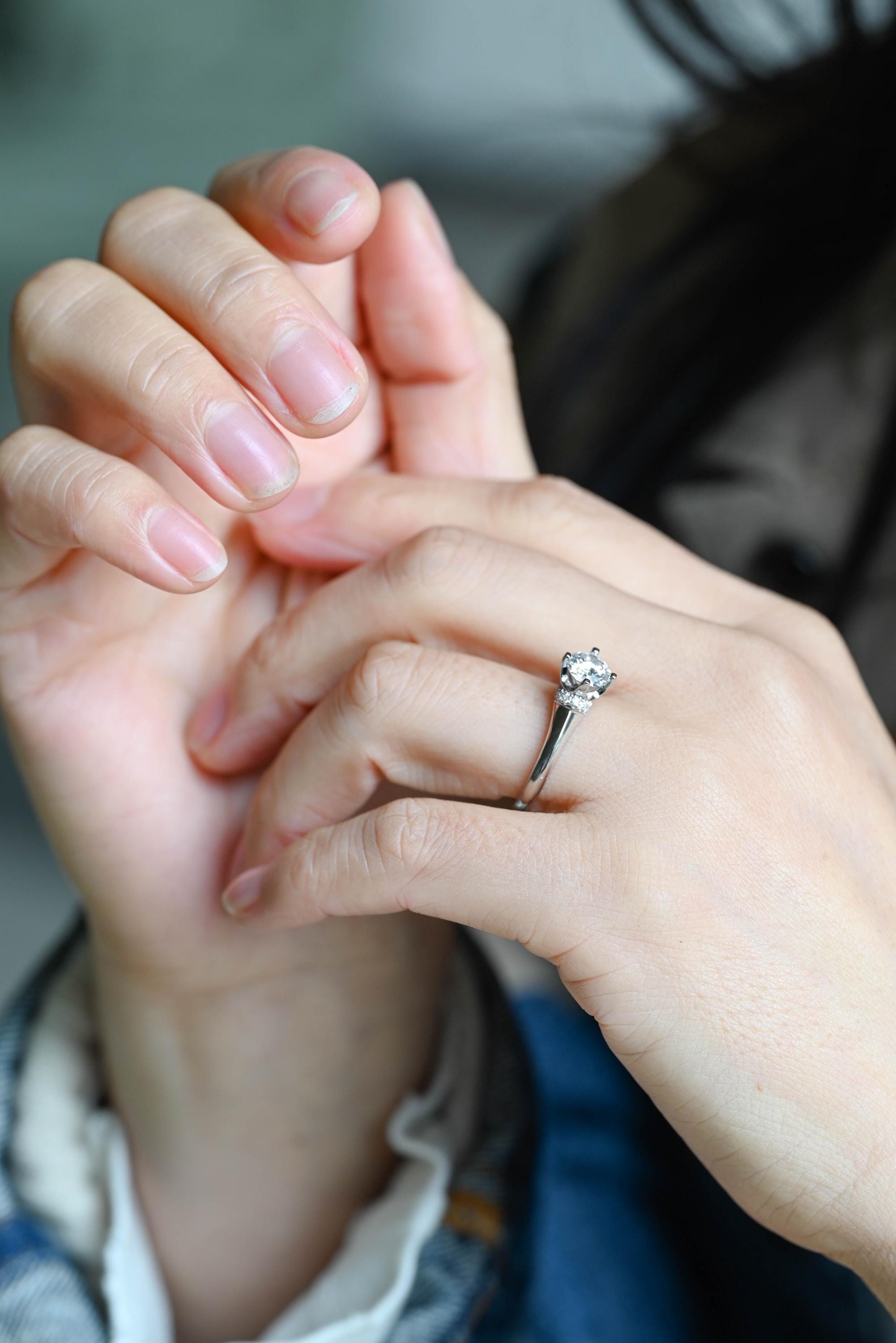 Solid Gold Round Cut Moissanite Engagement Ring, Anniversary Gift Birthday Gift for Women Wife