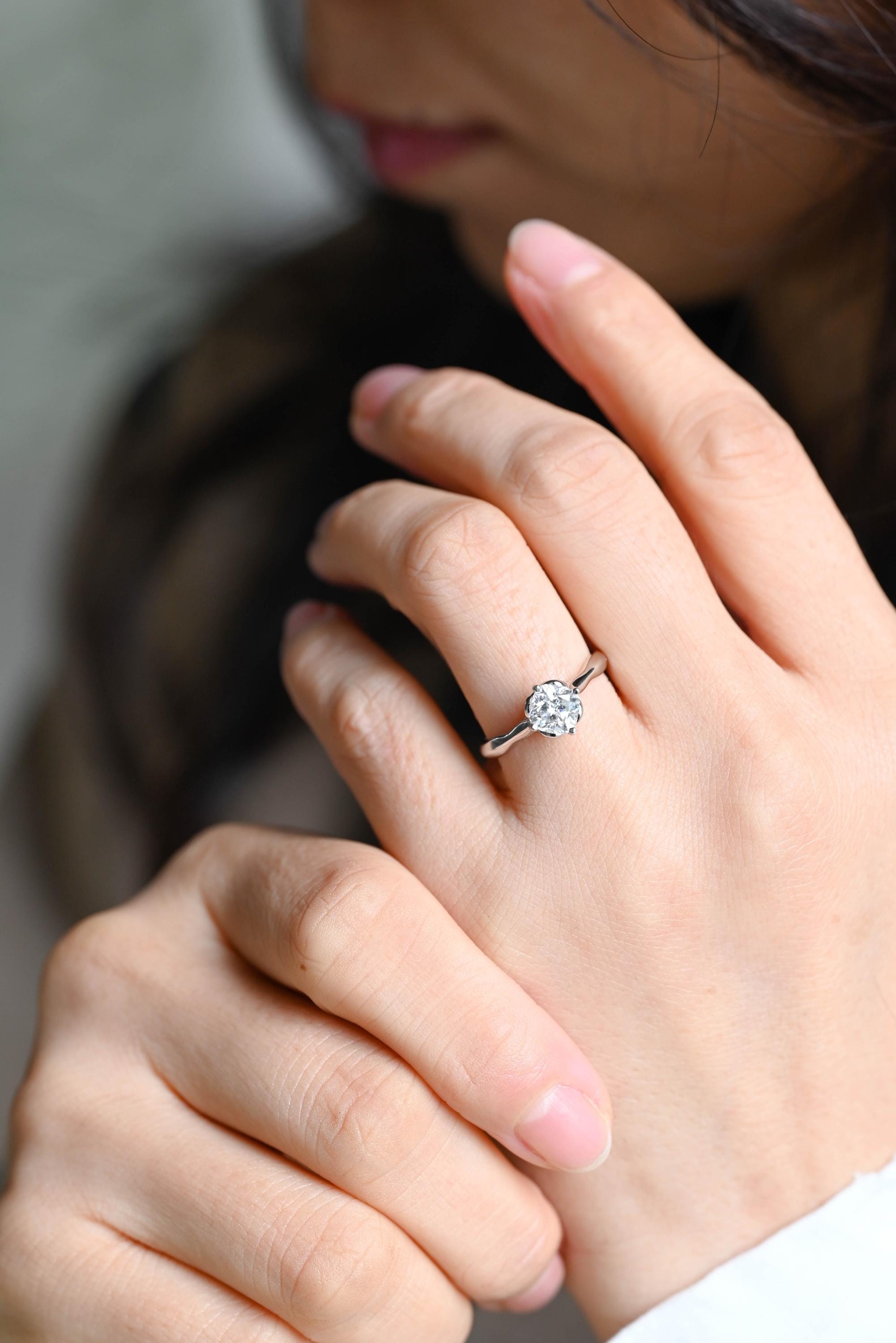 Tulip Set Solid Gold Round Cut Moissanite Engagement Ring, Anniversary Gift Birthday Gift for Women