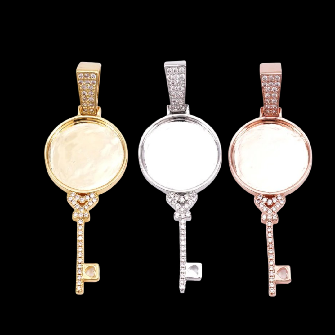 Moissanite VVS Diamond Round Hanging Key Photo Pendant