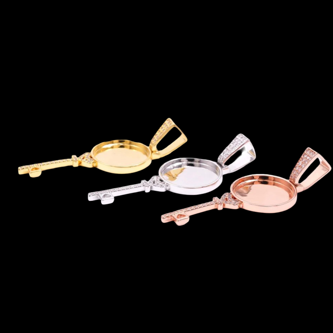 Moissanite VVS Diamond Round Hanging Key Photo Pendant