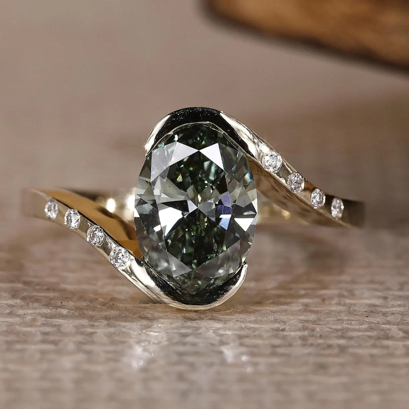 oval ring
