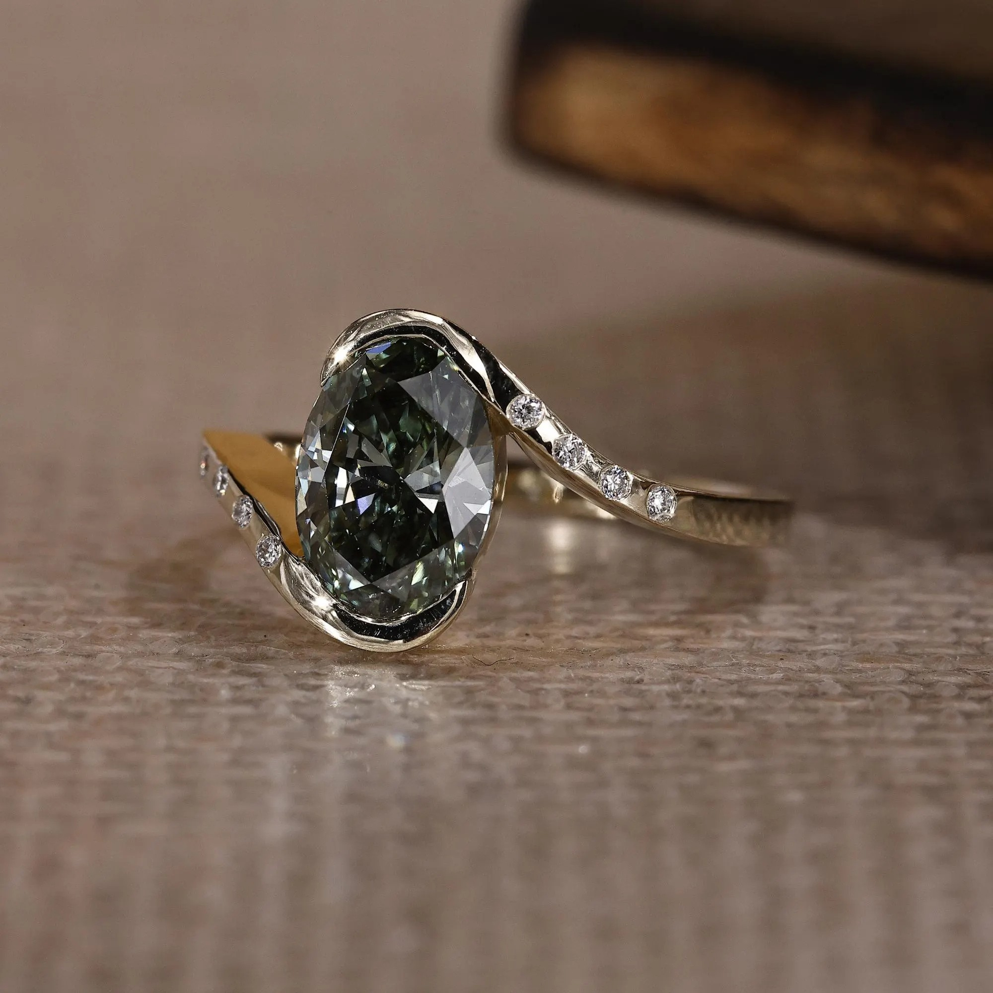 oval ring
