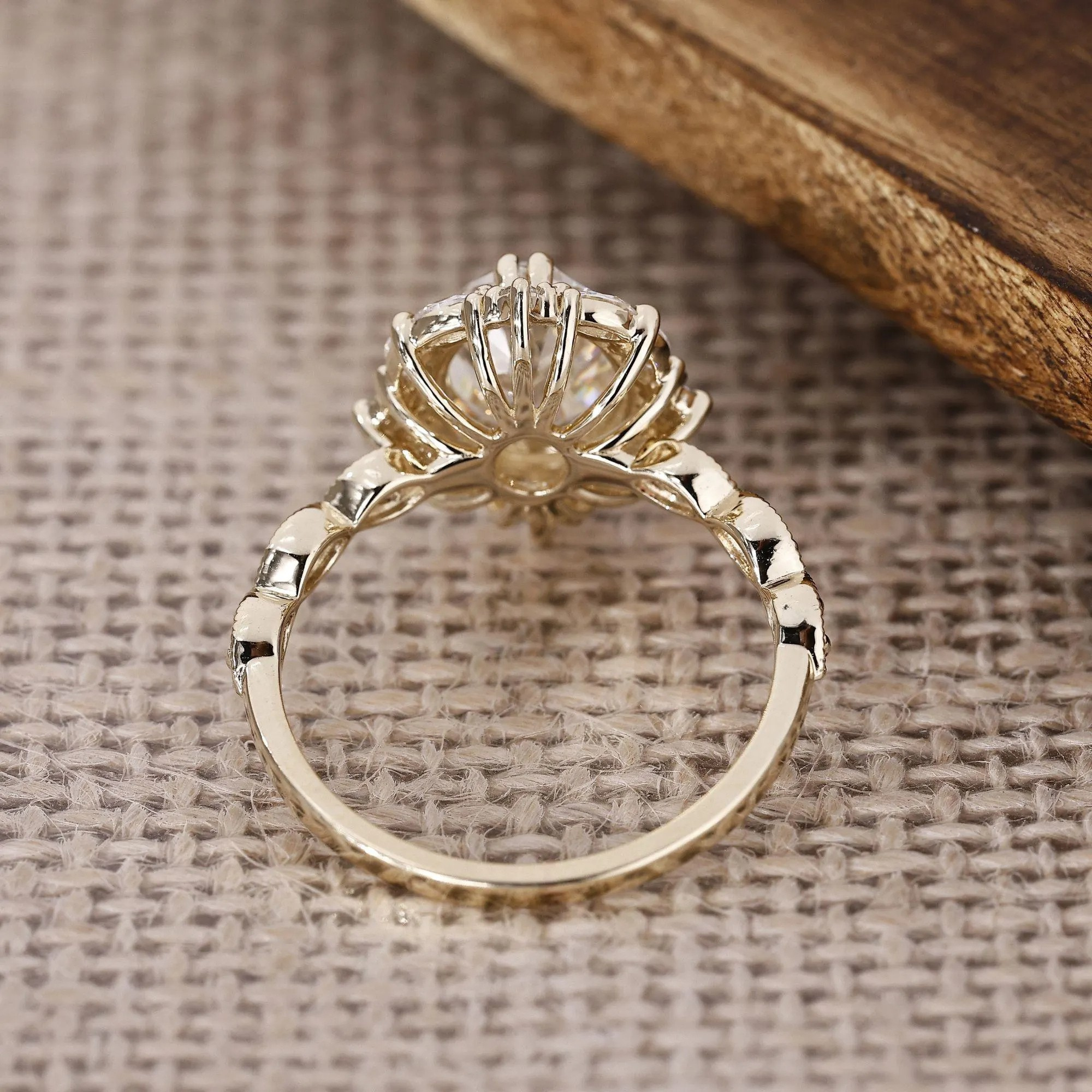 oval ring