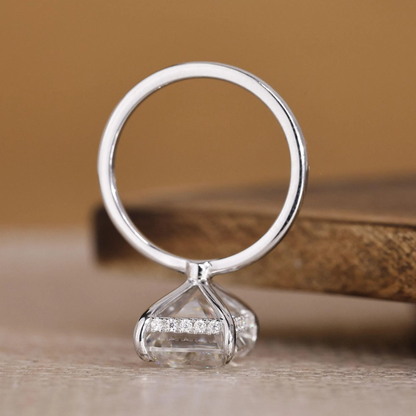 emerald ring
