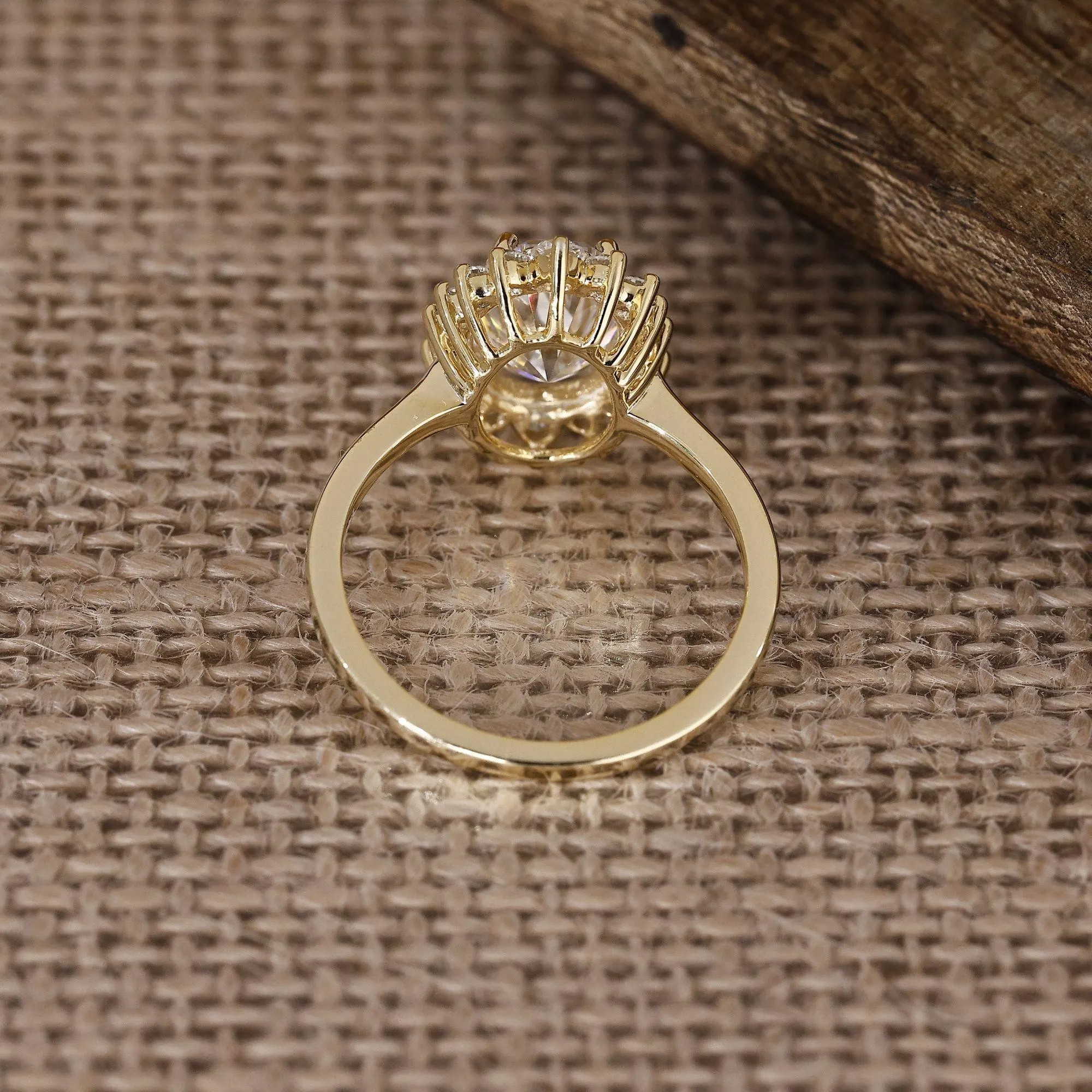 oval ring