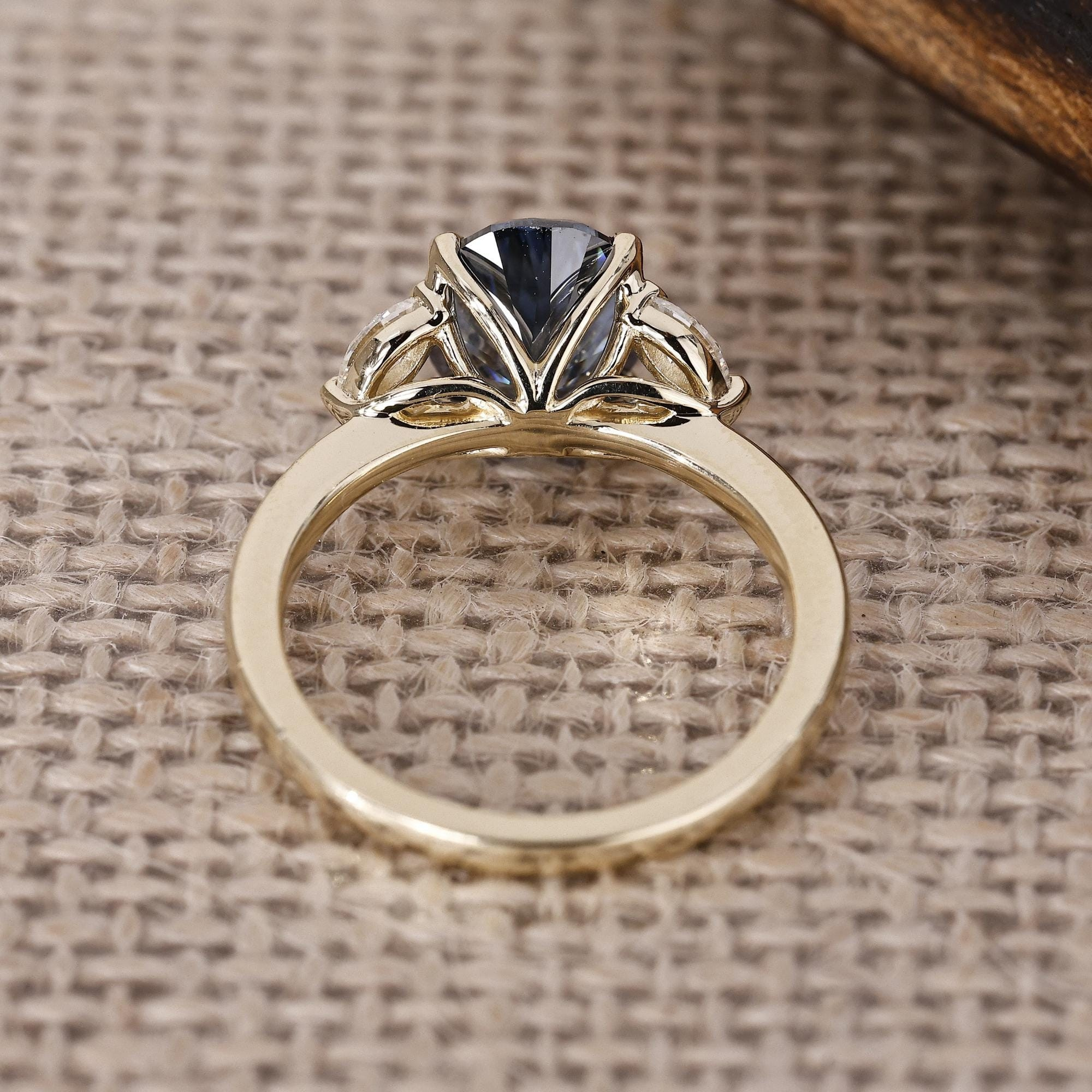 oval ring