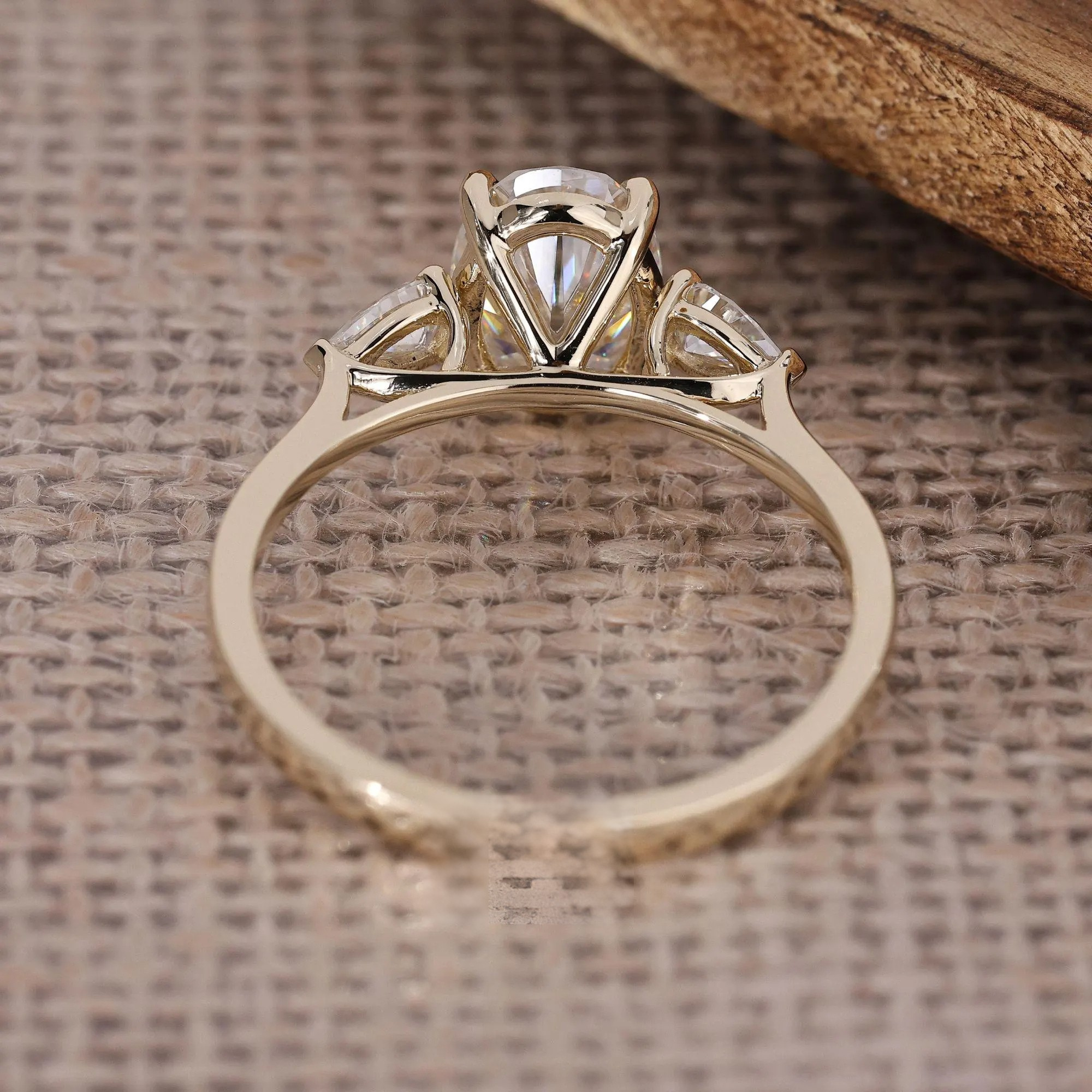 oval ring