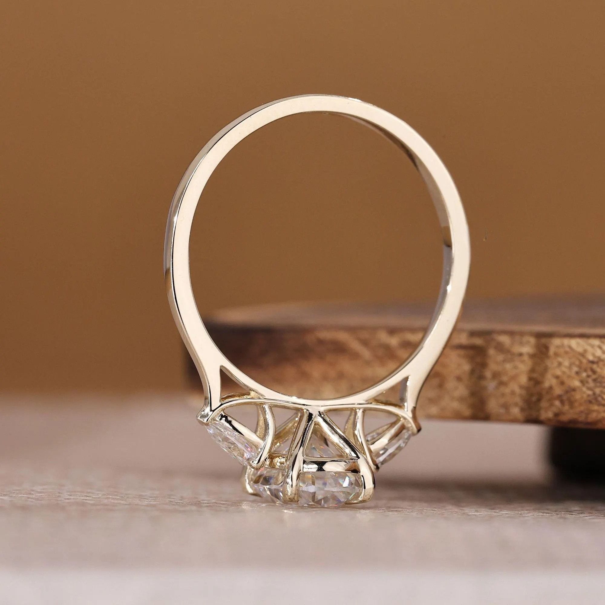 oval ring