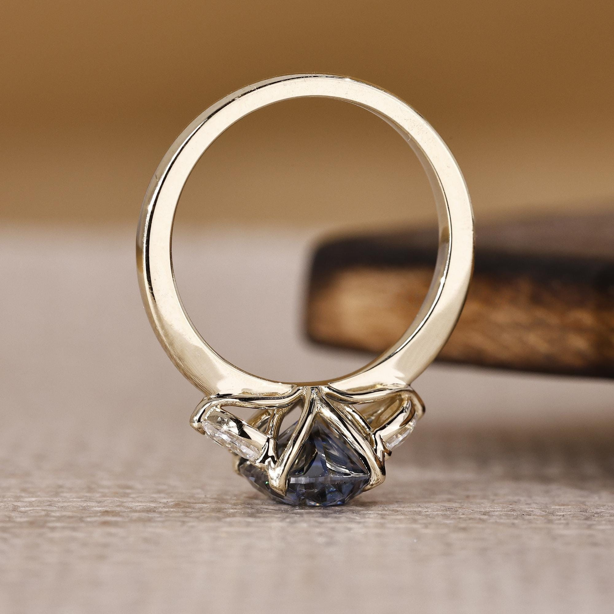 oval ring
