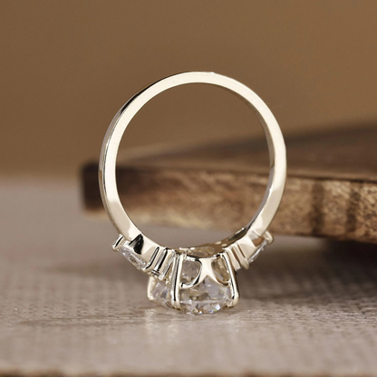 oval ring