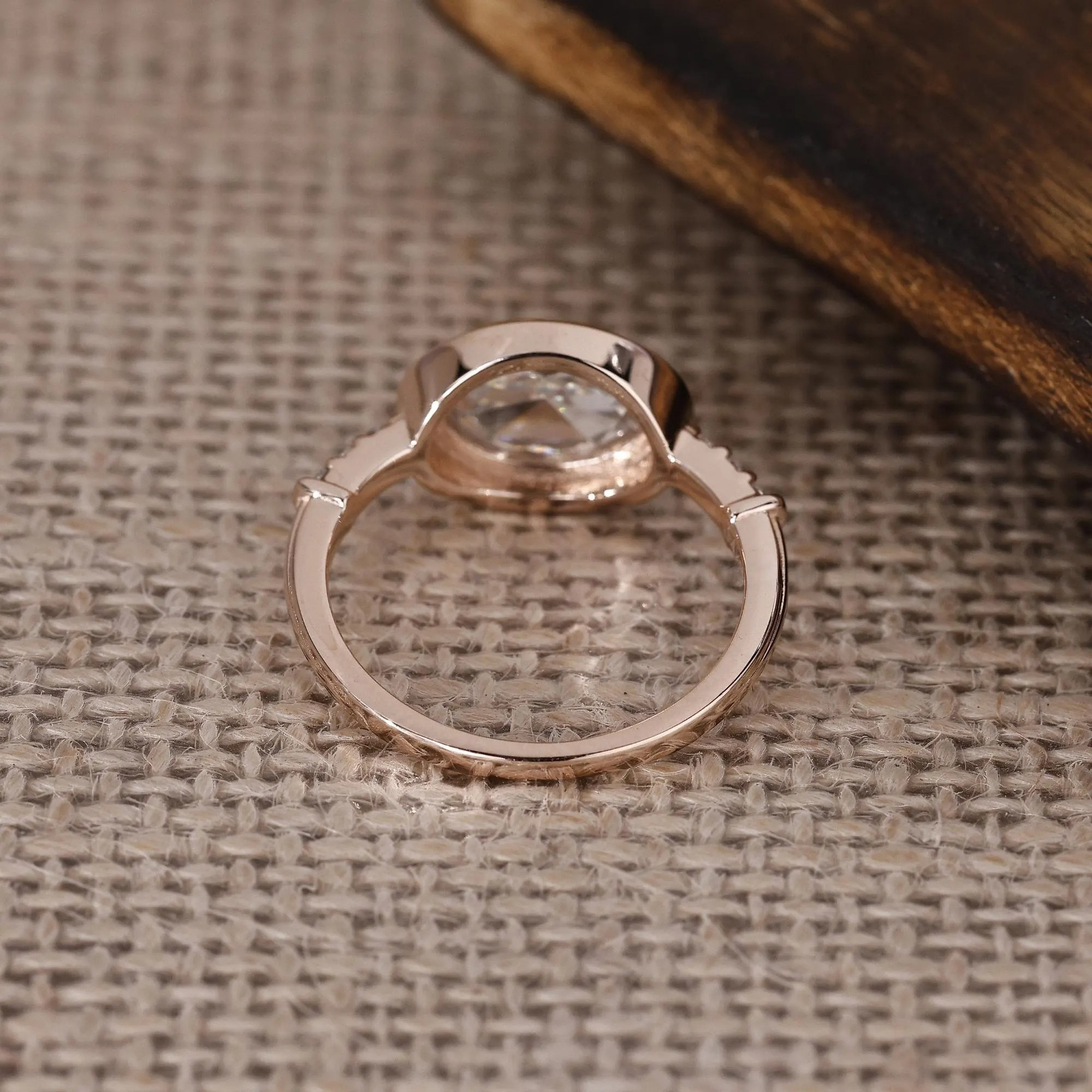 oval ring
