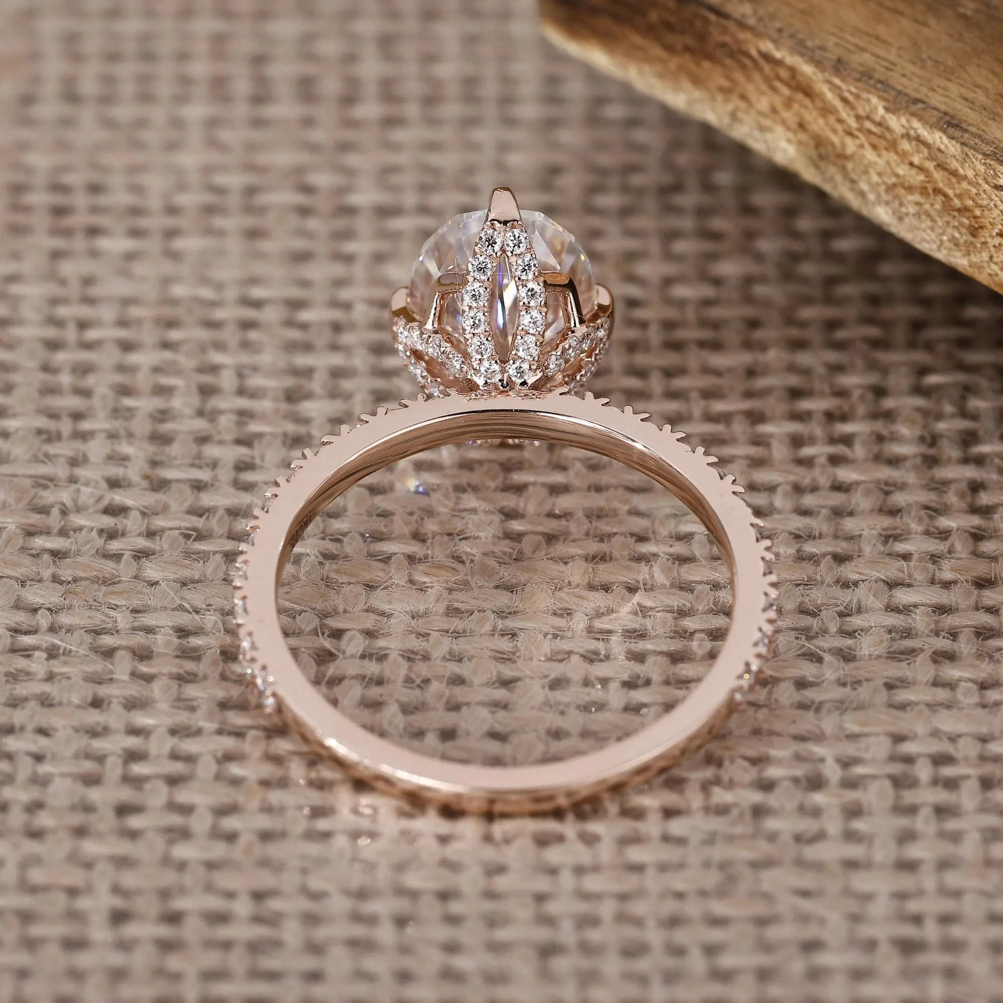 oval ring