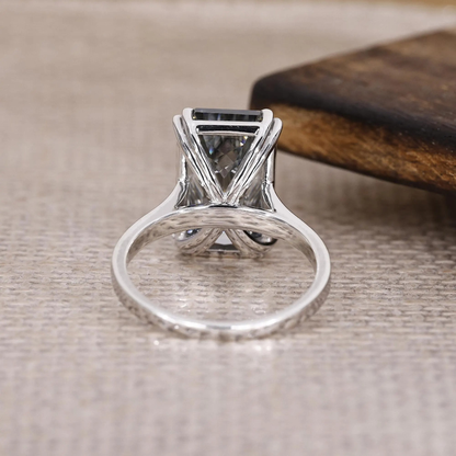 emerald ring
