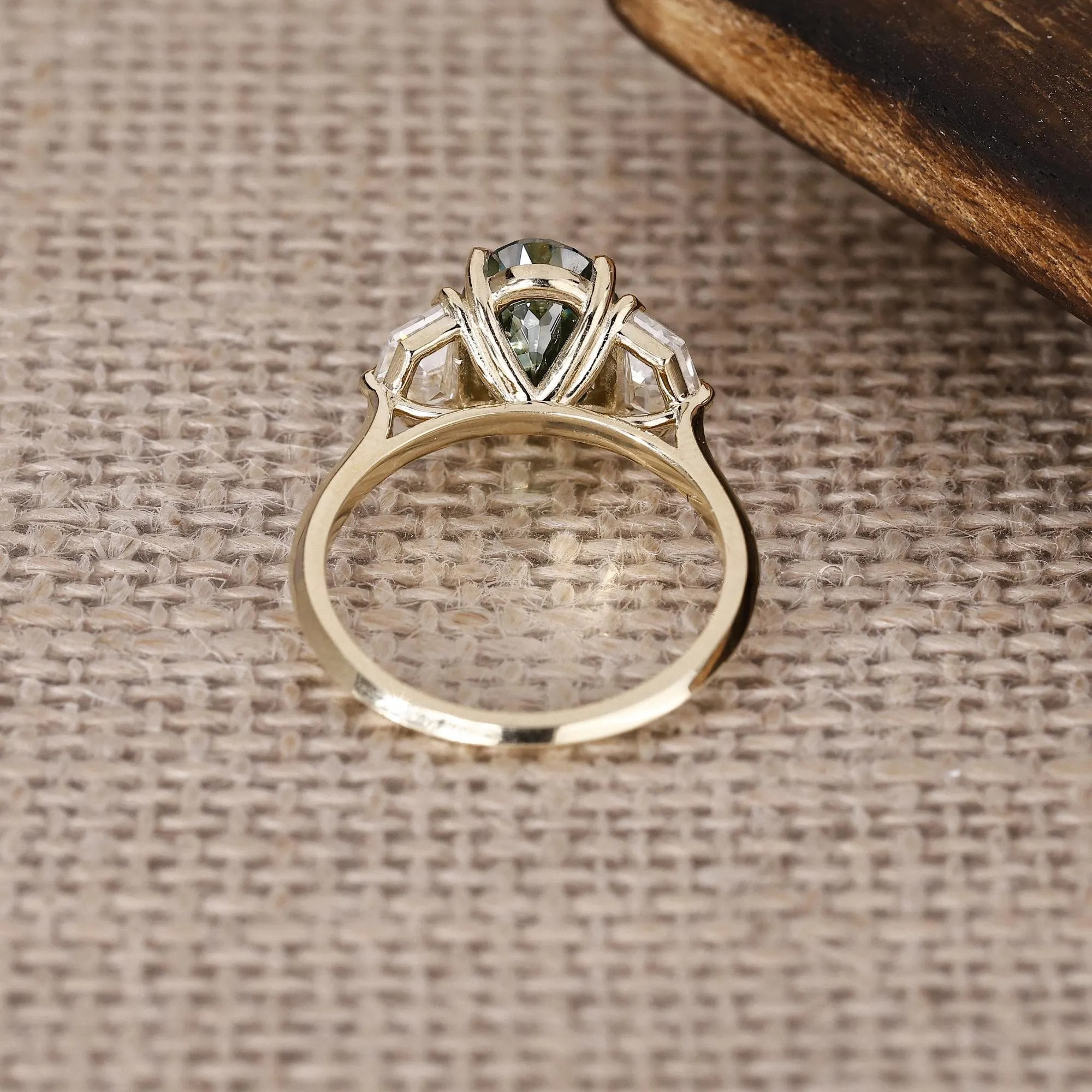 oval ring