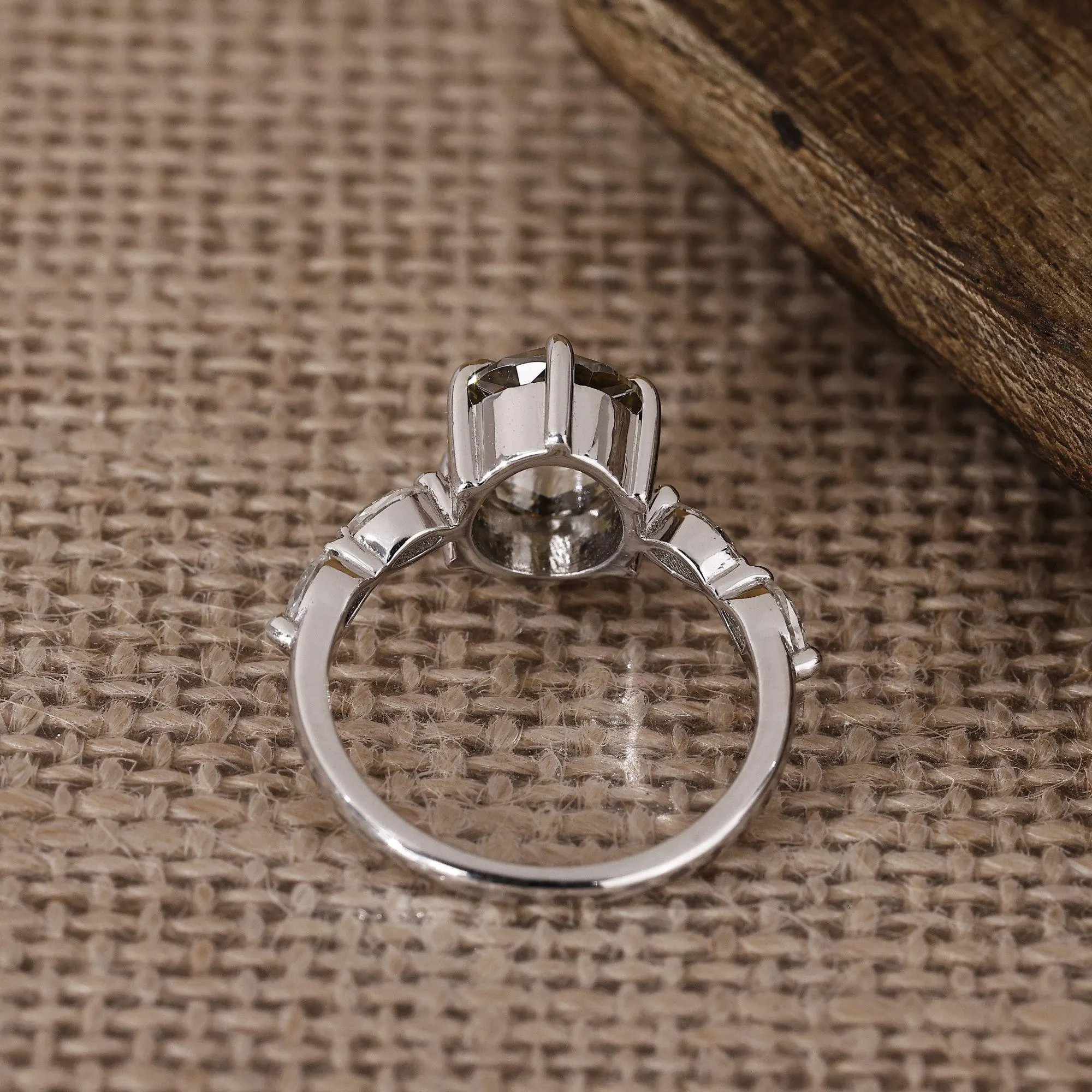 oval ring
