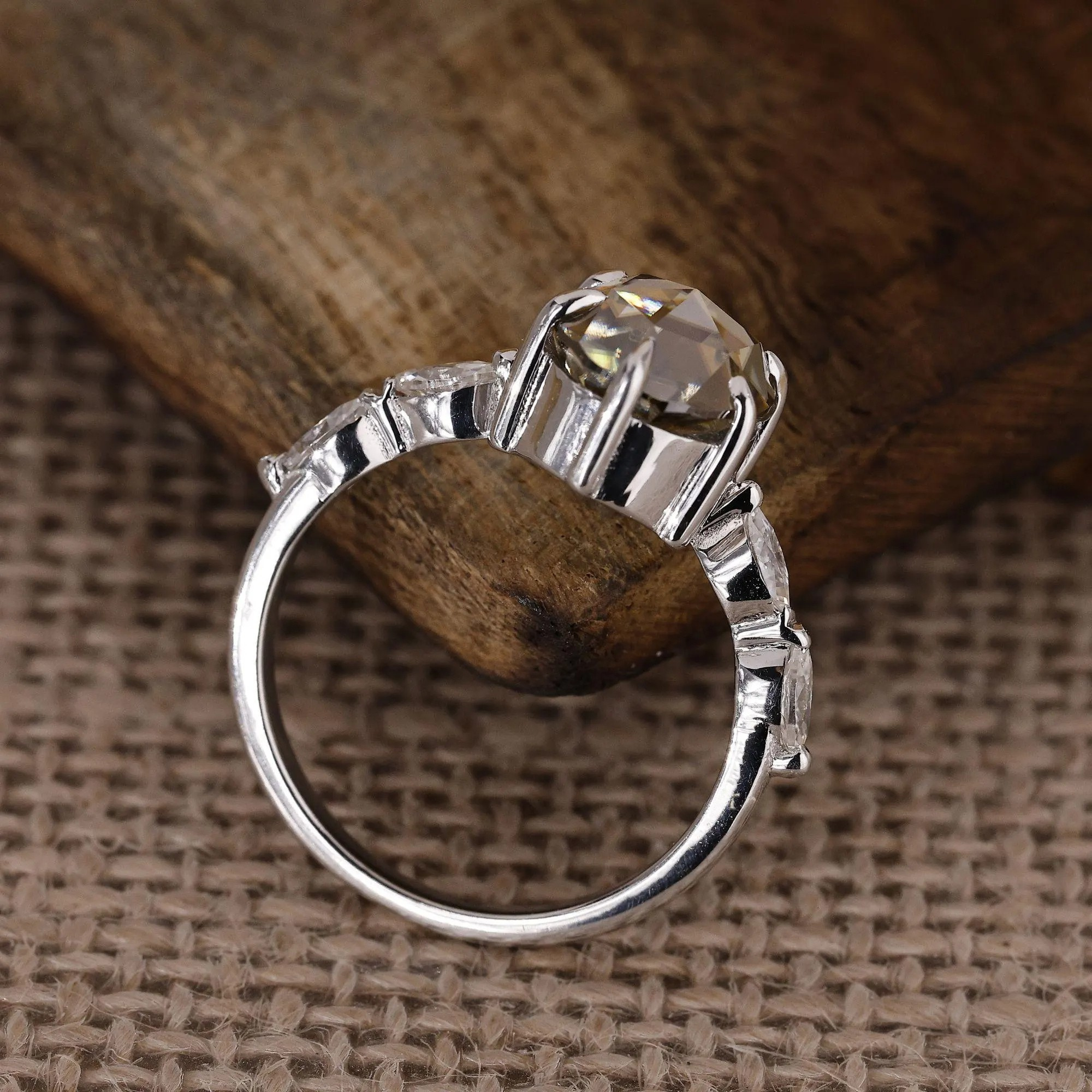 oval ring