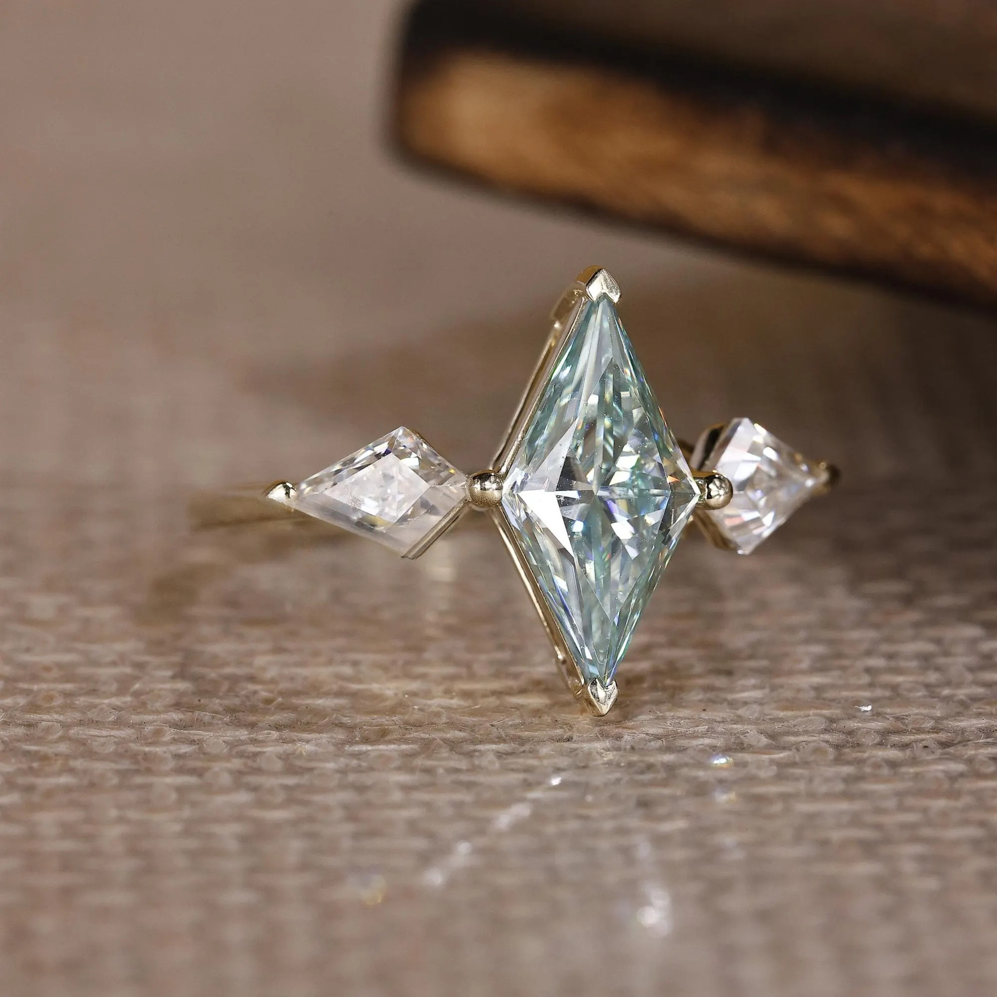 kite cut ring