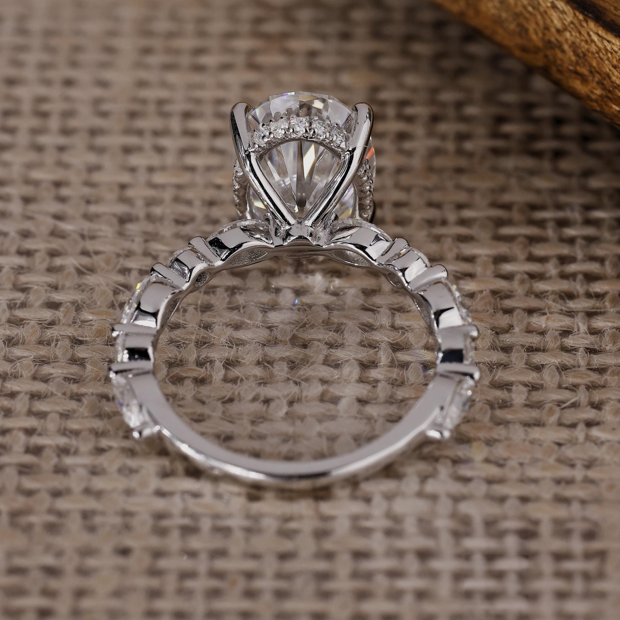 oval ring