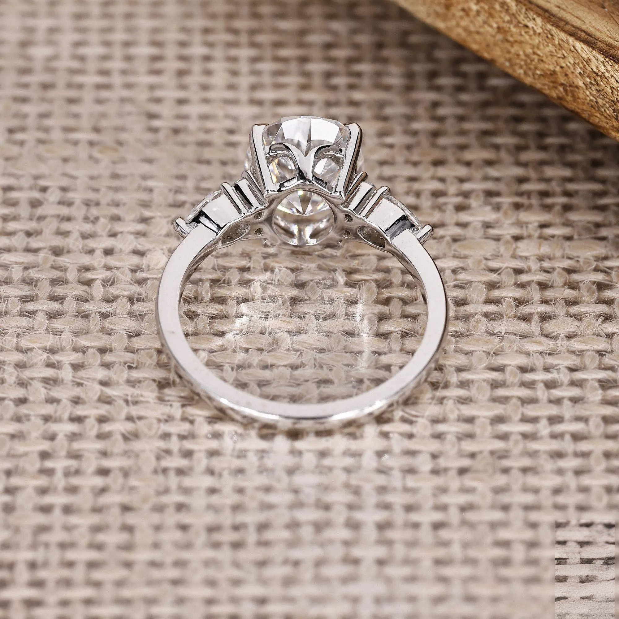 oval ring