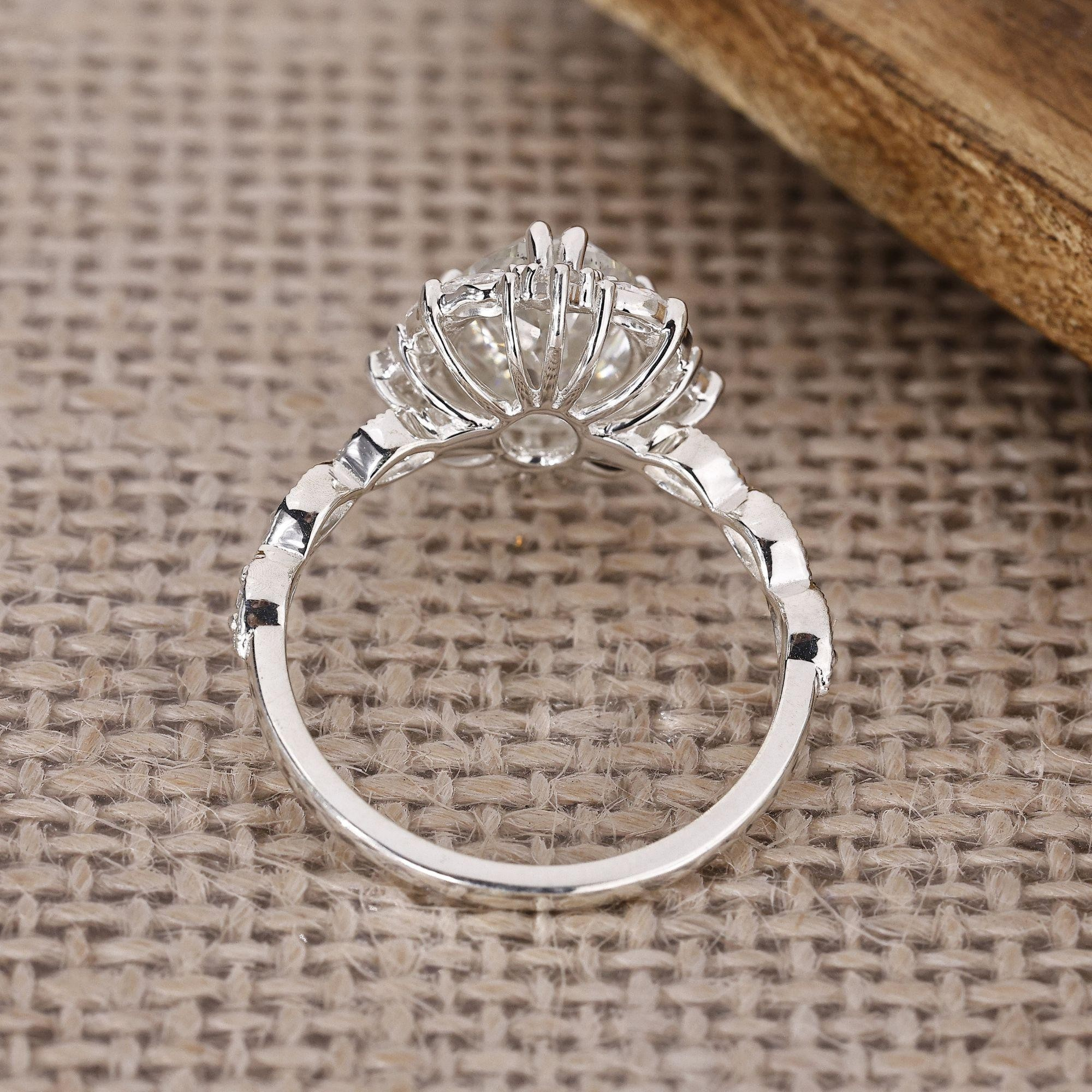 oval ring